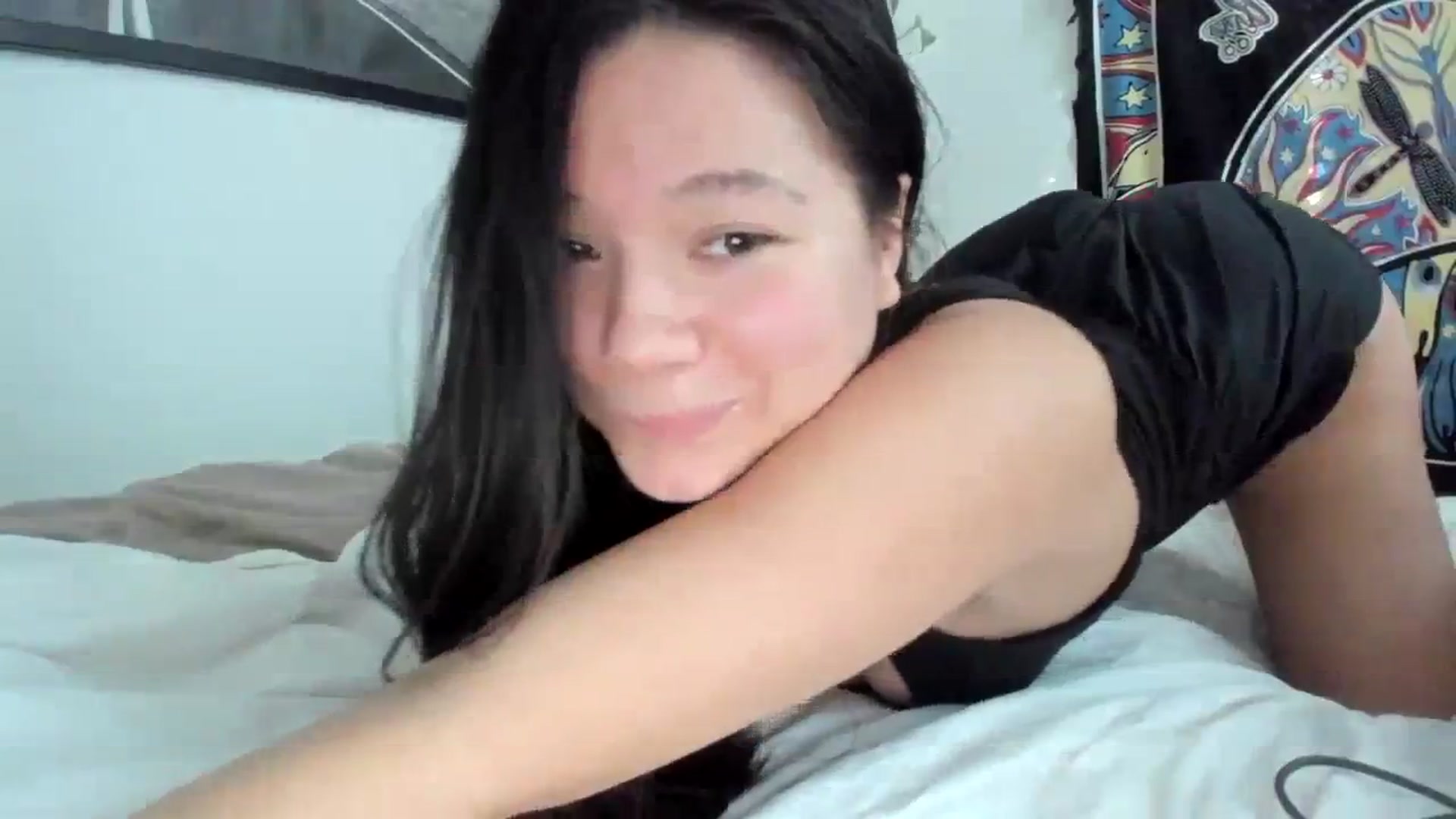 Gallery image thumbnail from imava's myfreecams stream on, 12/10/2023, 22:06 image 16 of 20