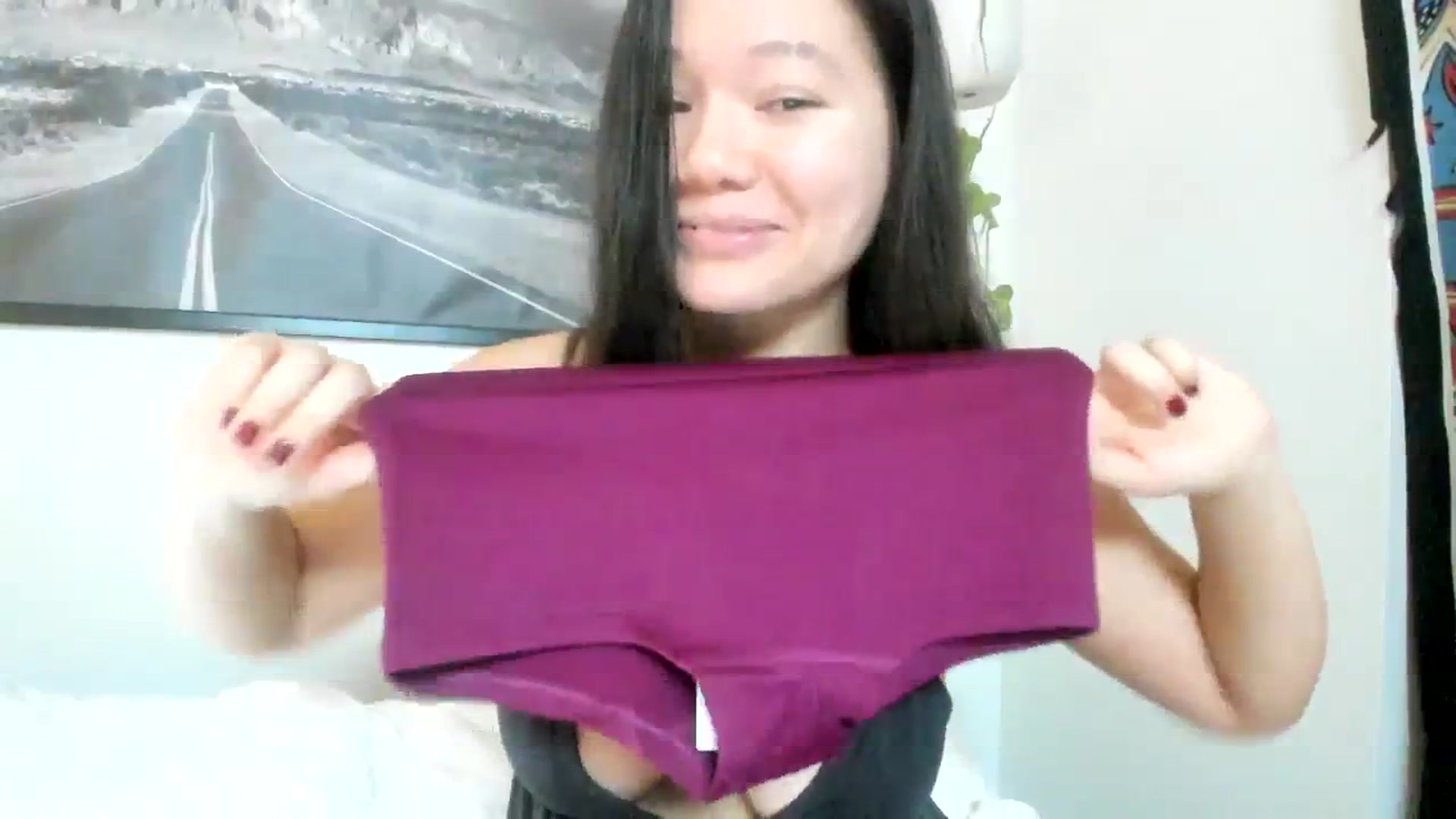 Gallery image thumbnail from imava's myfreecams stream on, 12/15/2023, 18:36 image 11 of 20