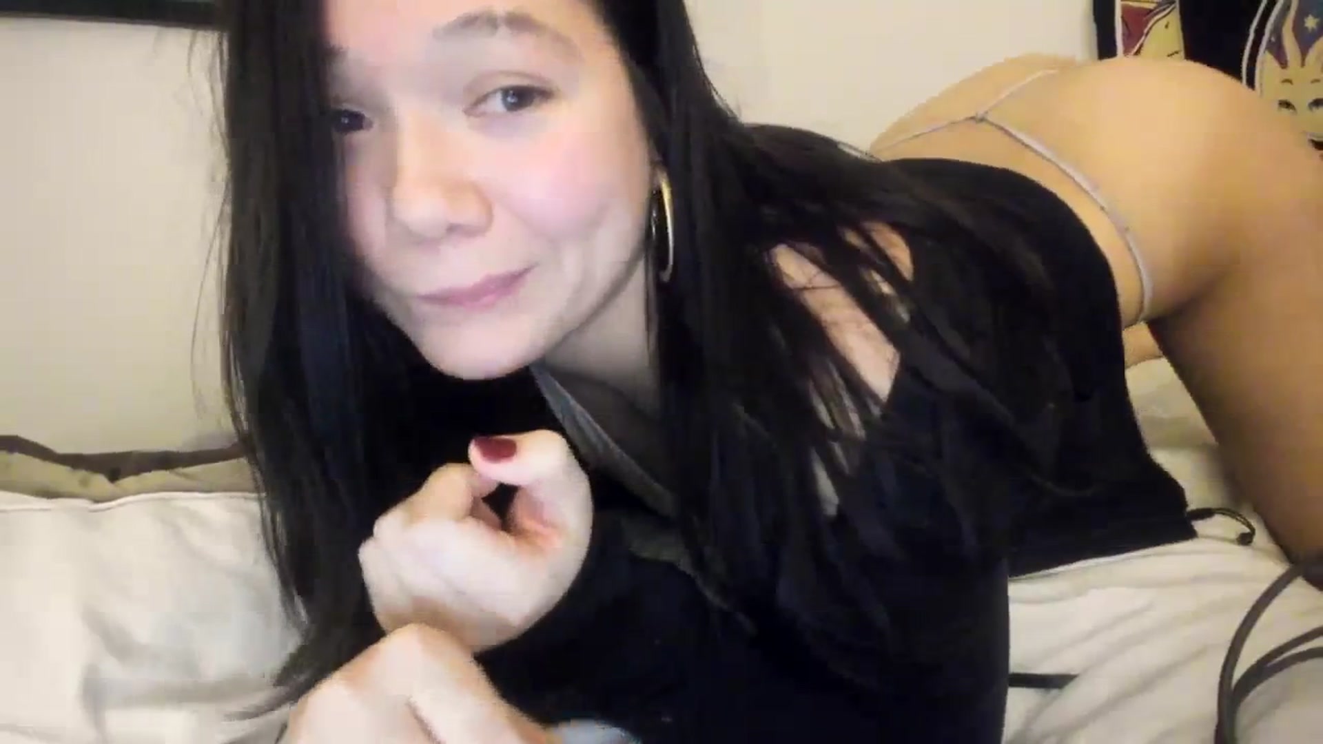 Gallery image thumbnail from imava's myfreecams stream on, 12/17/2023, 02:47 image 11 of 20