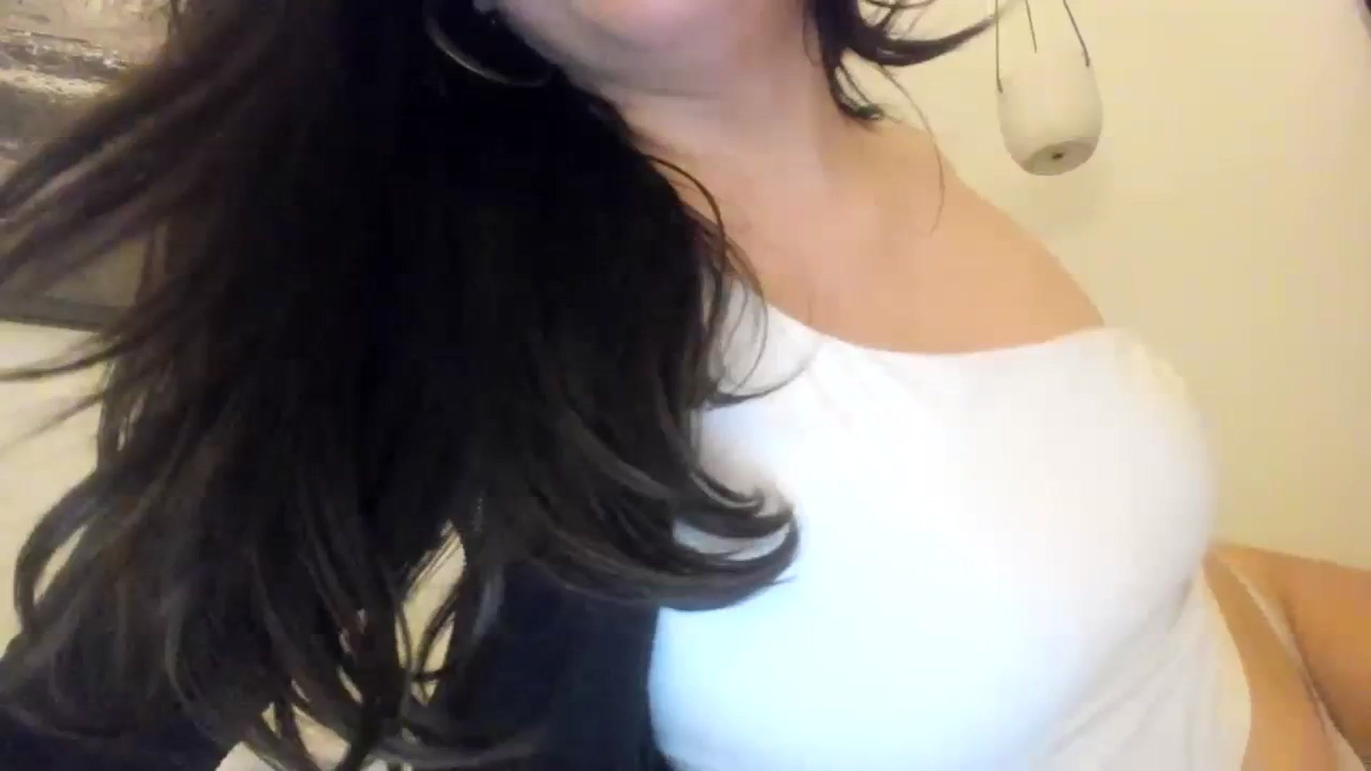 Gallery image thumbnail from imava's myfreecams stream on, 12/17/2023, 02:47 image 1 of 20