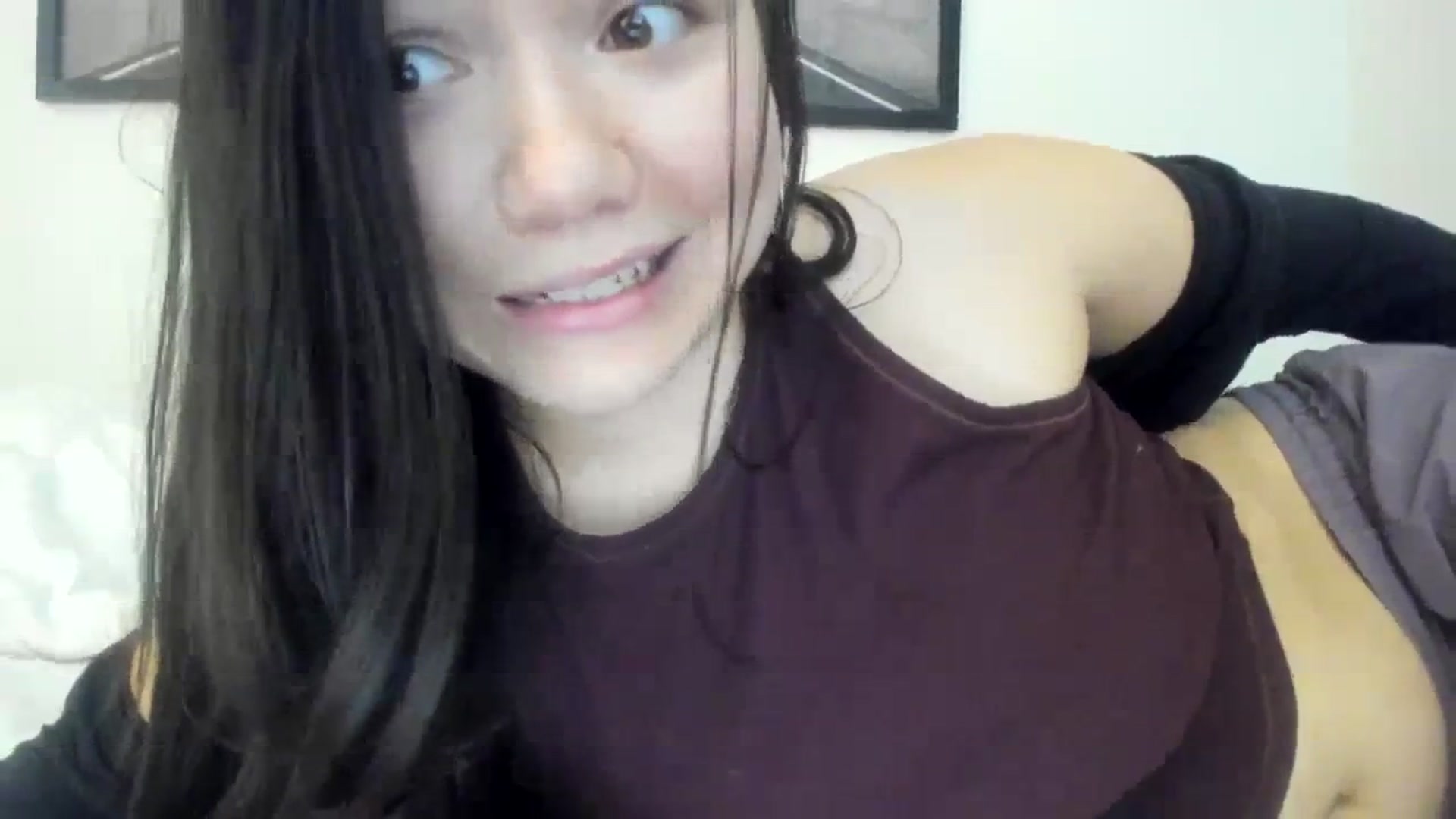 Gallery image thumbnail from imava's myfreecams stream on, 12/17/2023, 20:54 image 17 of 20