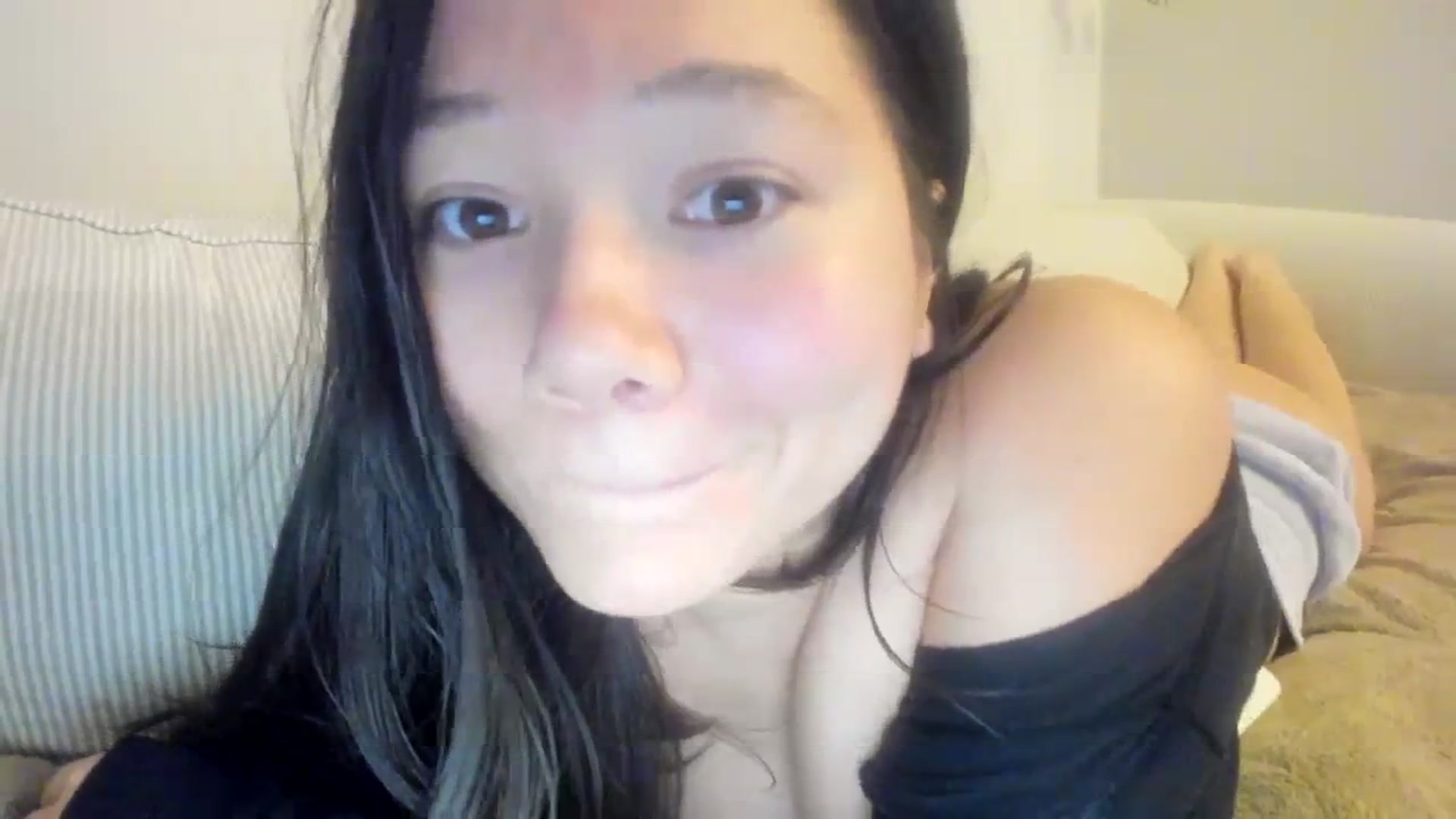 Gallery image thumbnail from imava's myfreecams stream on, 12/18/2023, 08:36 image 7 of 20