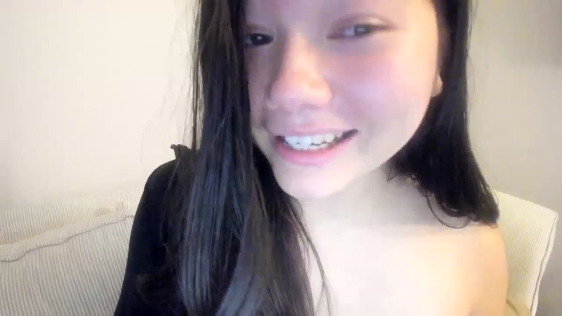 Gallery image thumbnail from imava's myfreecams stream on, 12/18/2023, 08:36 image 18 of 20