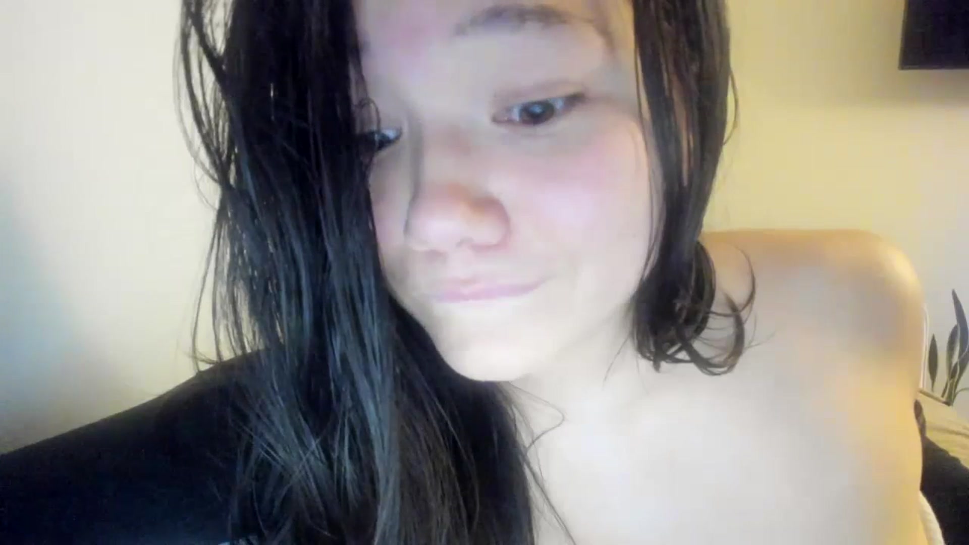 Gallery image thumbnail from imava's myfreecams stream on, 12/18/2023, 09:29 image 14 of 20