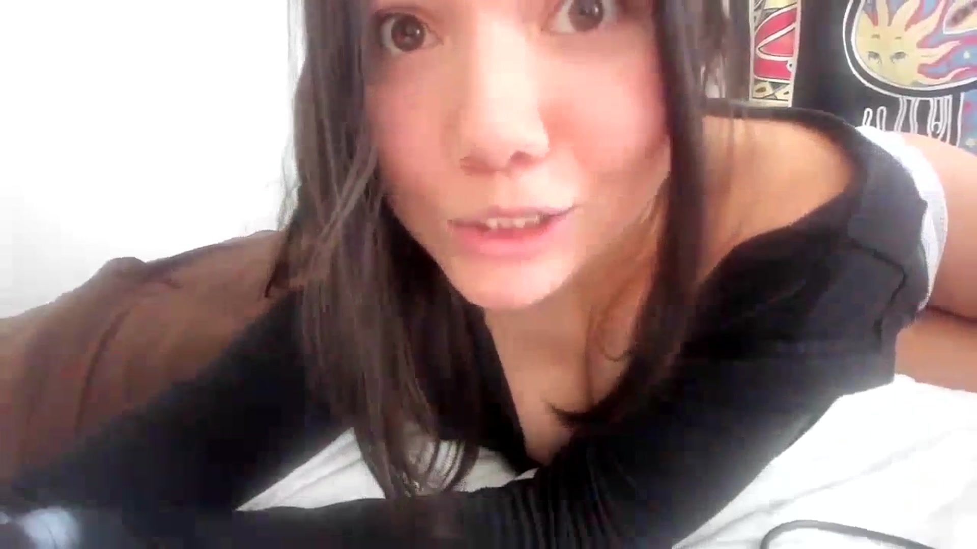 Gallery image thumbnail from imava's myfreecams stream on, 12/19/2023, 19:06 image 11 of 20