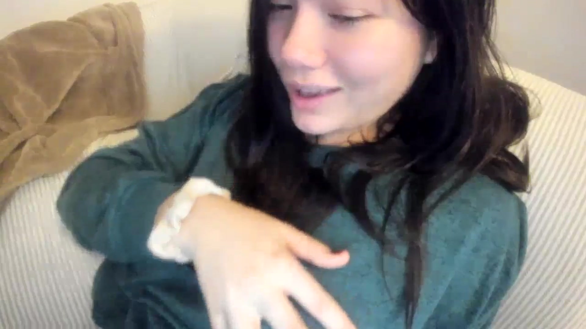 Gallery image thumbnail from imava's myfreecams stream on, 01/03/2024, 08:34 image 8 of 20