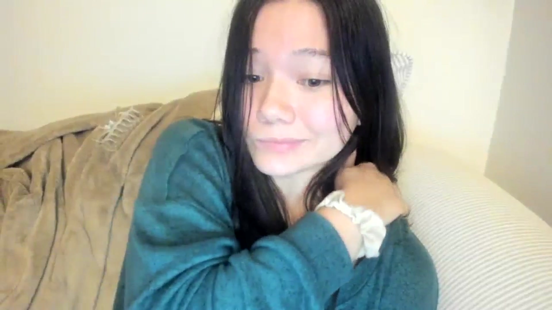 Gallery image thumbnail from imava's myfreecams stream on, 01/03/2024, 10:30 image 16 of 20