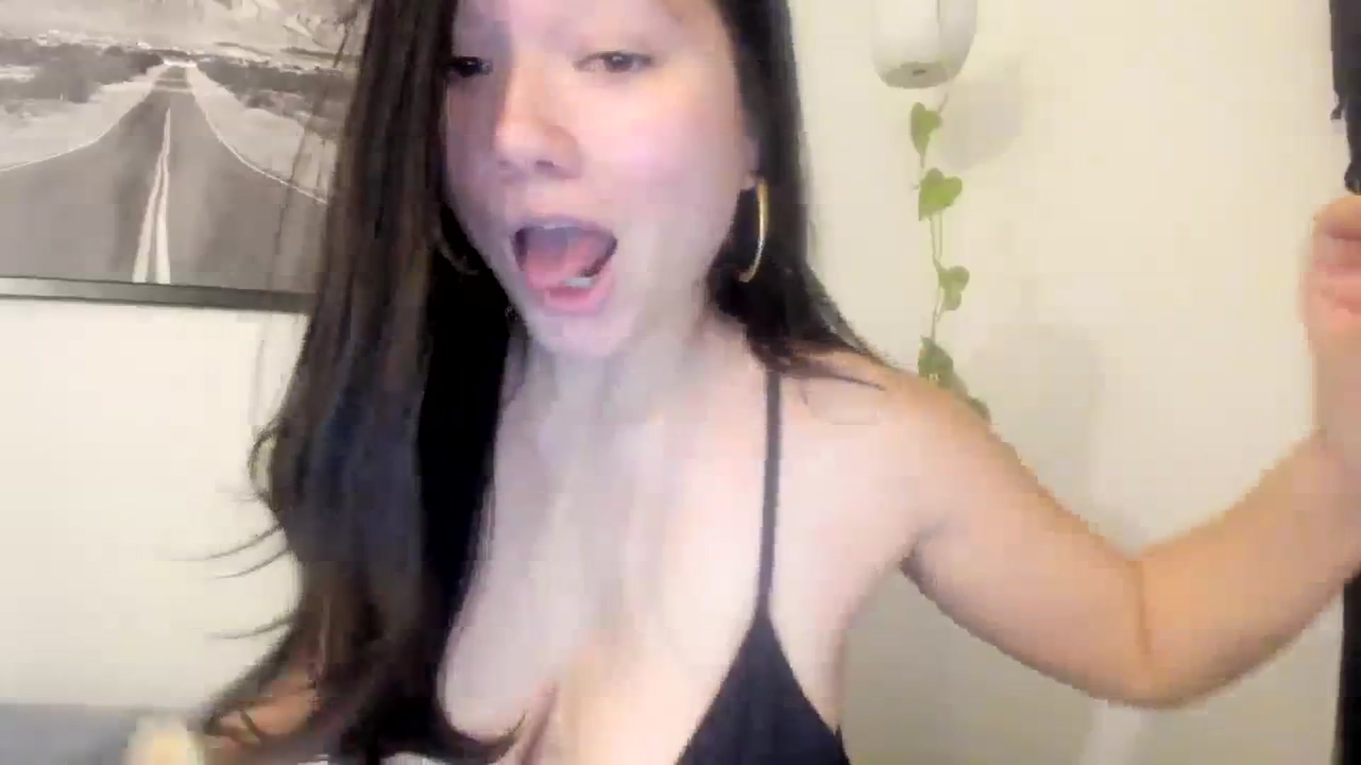 Gallery image thumbnail from imava's myfreecams stream on, 01/04/2024, 08:52 image 7 of 20