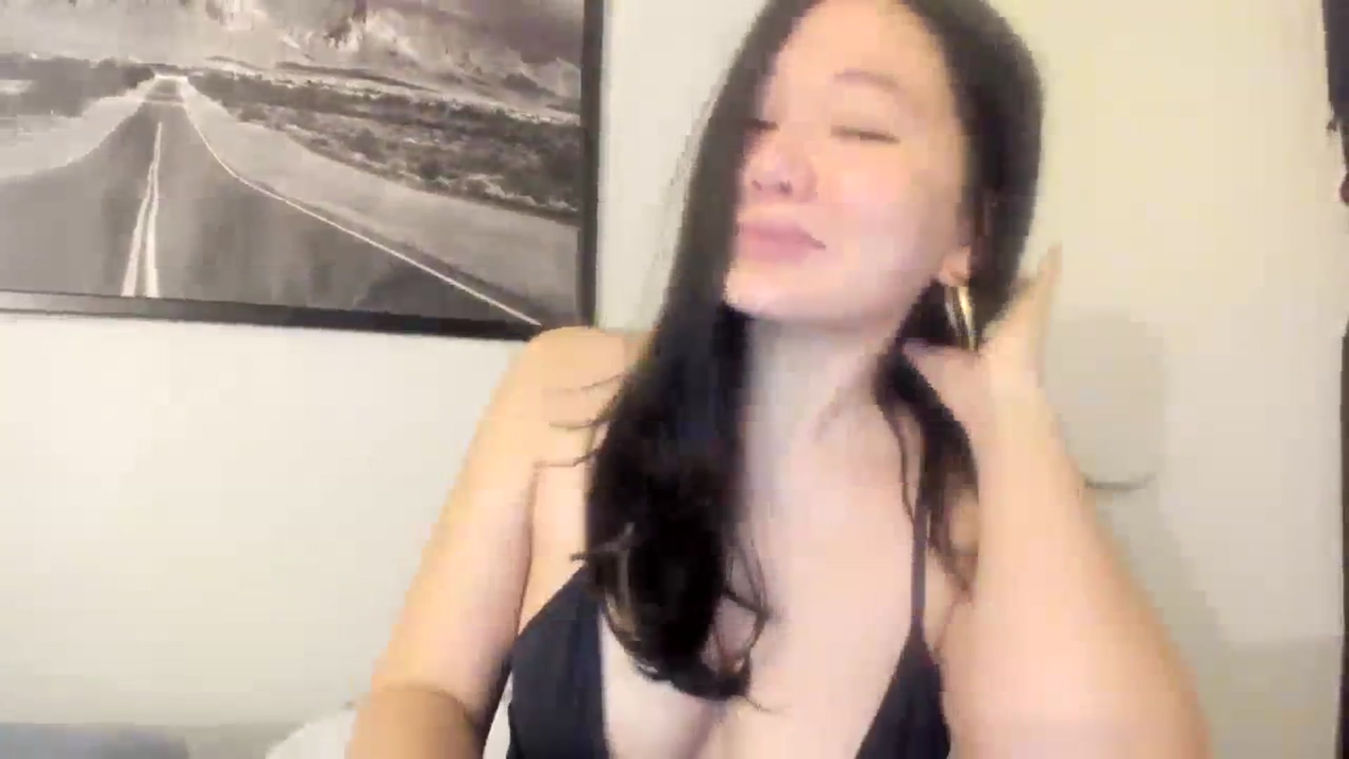 Gallery image thumbnail from imava's myfreecams stream on, 01/04/2024, 08:52 image 6 of 20