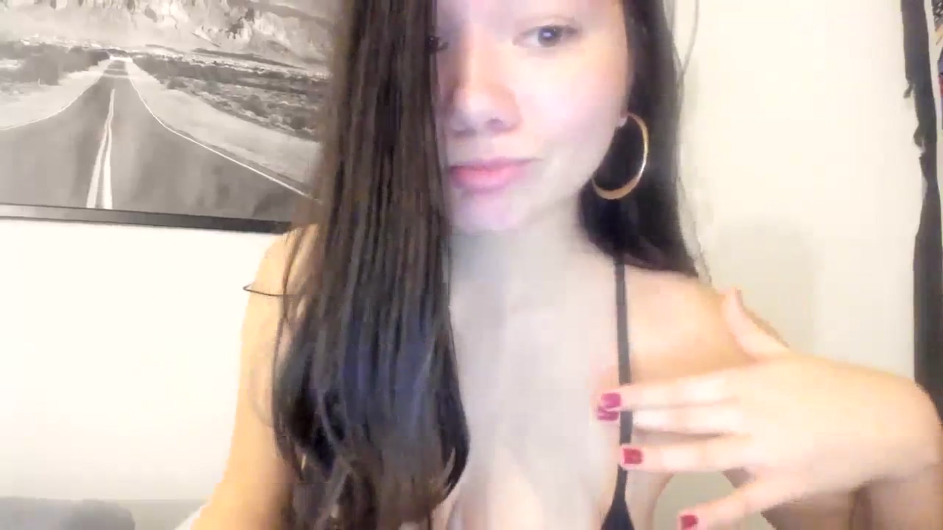 Gallery image thumbnail from imava's myfreecams stream on, 01/04/2024, 08:52 image 4 of 20