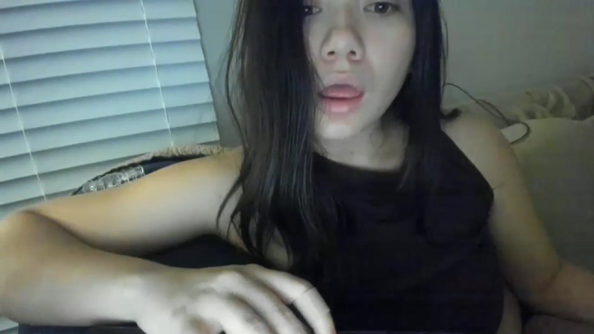 Gallery image thumbnail from imava's myfreecams stream on, 01/08/2024, 08:36 image 4 of 20