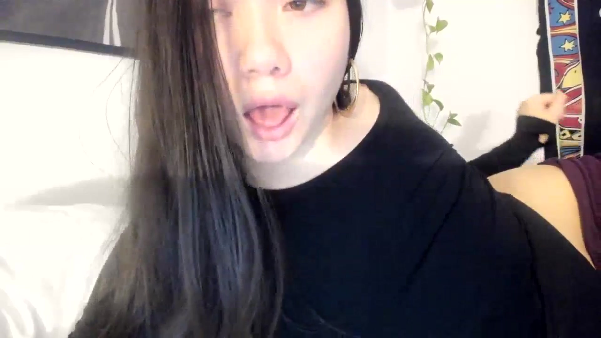 Gallery image thumbnail from imava's myfreecams stream on, 01/09/2024, 02:23 image 18 of 20