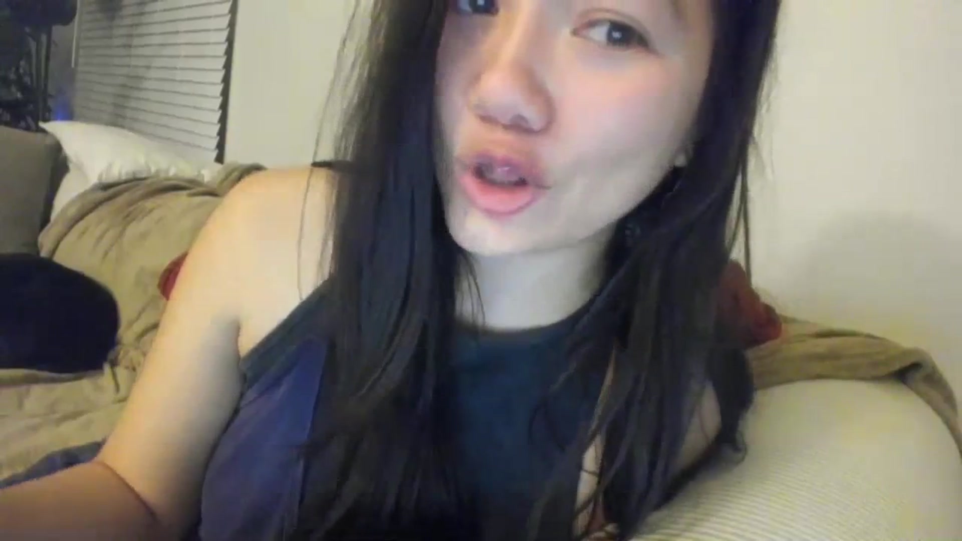 Gallery image thumbnail from imava's myfreecams stream on, 01/16/2024, 08:40 image 3 of 20
