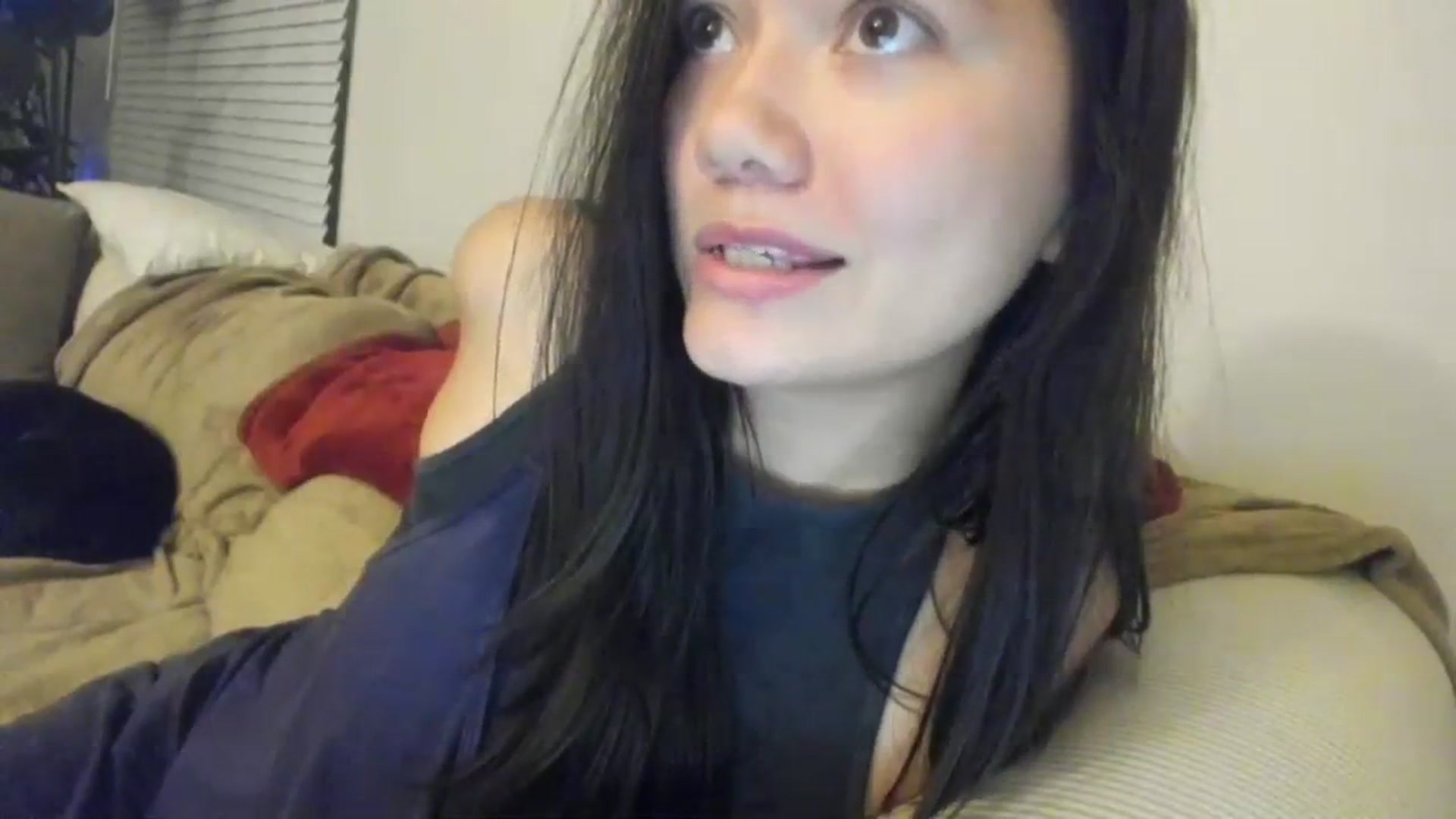 Gallery image thumbnail from imava's myfreecams stream on, 01/16/2024, 08:40 image 2 of 20