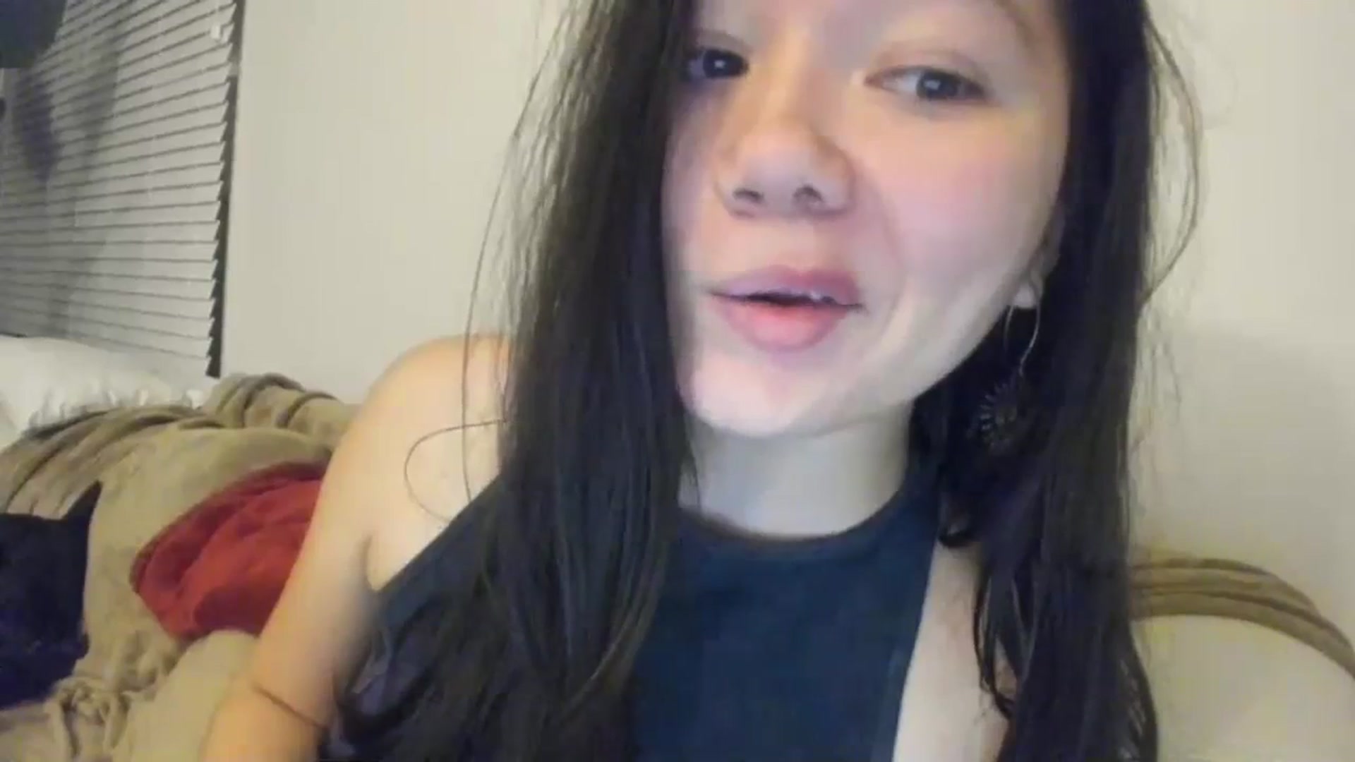Gallery image thumbnail from imava's myfreecams stream on, 01/16/2024, 08:40 image 16 of 20