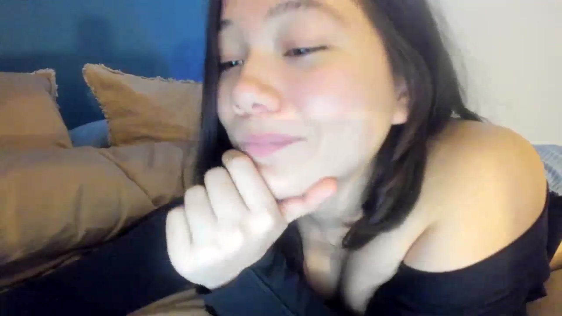 Gallery image thumbnail from imava's myfreecams stream on, 01/18/2024, 04:17 image 12 of 20