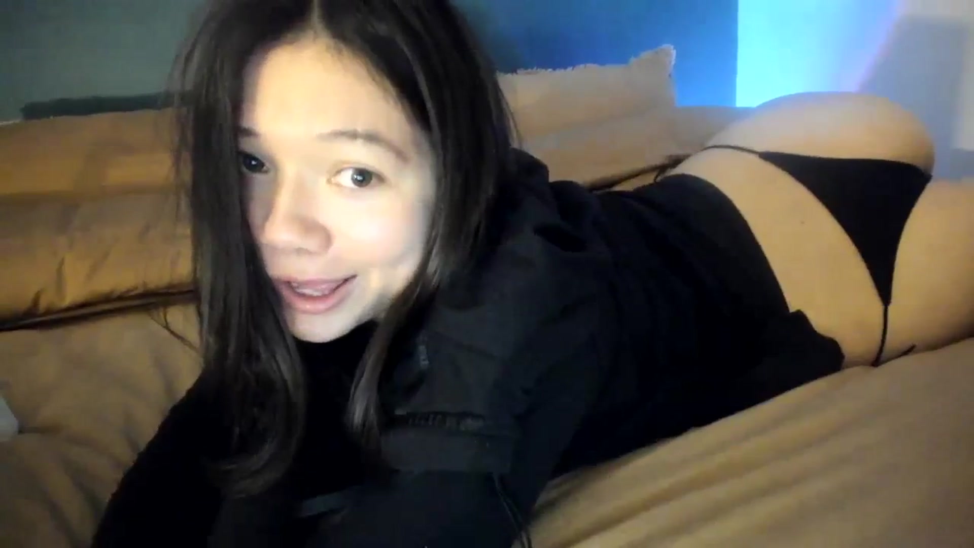 Gallery image thumbnail from imava's myfreecams stream on, 01/18/2024, 07:31 image 8 of 20