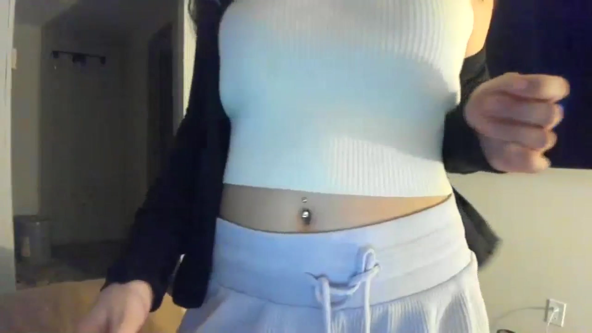 Gallery image thumbnail from imava's myfreecams stream on, 01/19/2024, 10:32 image 16 of 20