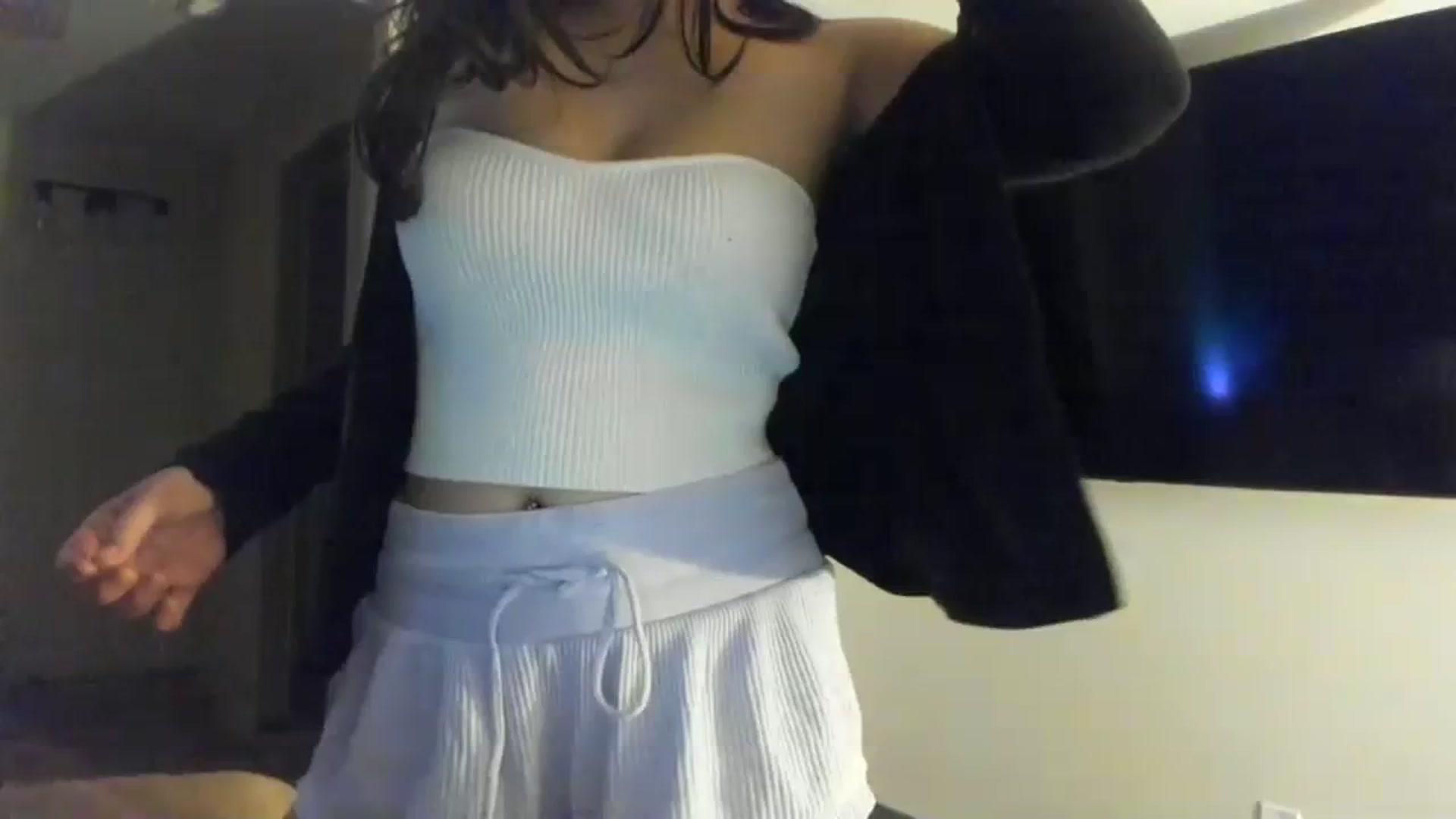 Gallery image thumbnail from imava's myfreecams stream on, 01/19/2024, 10:32 image 11 of 20