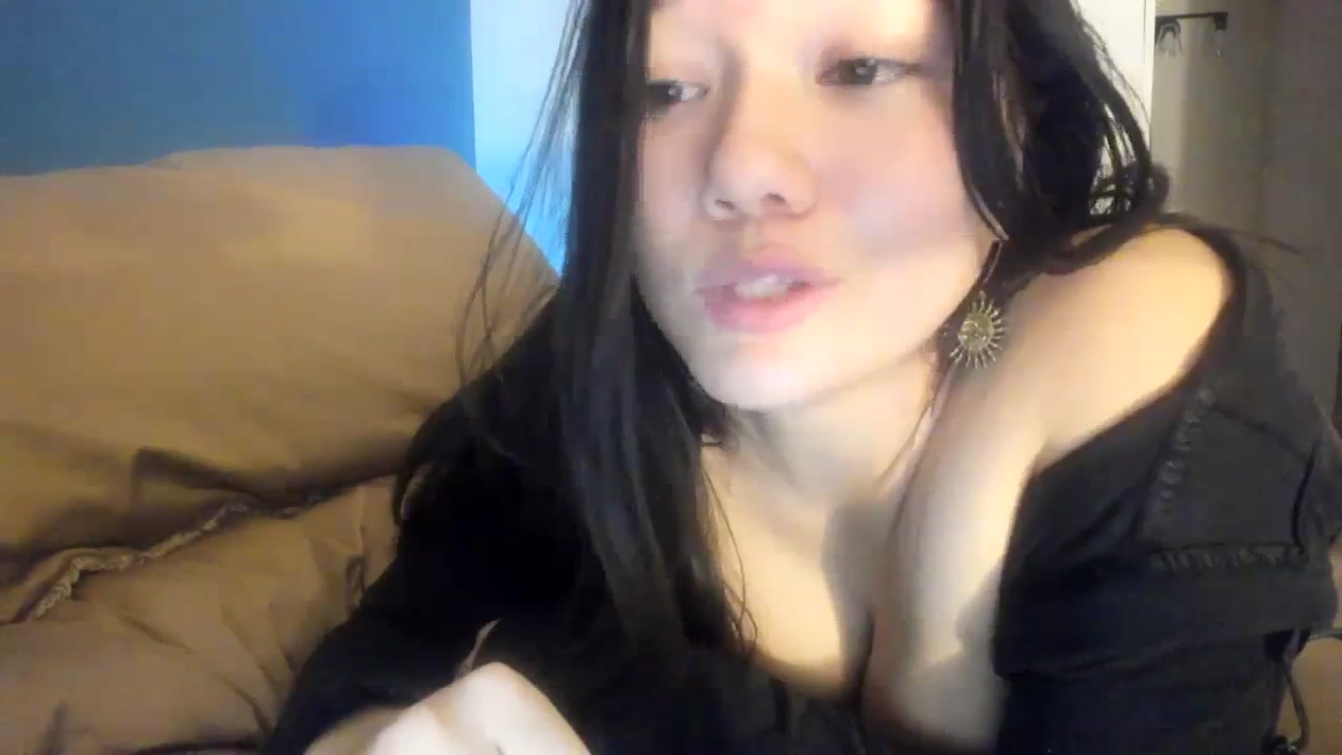 Gallery image thumbnail from imava's myfreecams stream on, 01/21/2024, 10:50 image 4 of 20