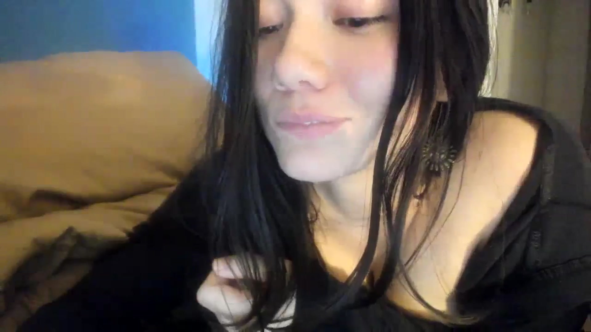Gallery image thumbnail from imava's myfreecams stream on, 01/21/2024, 10:50 image 7 of 20