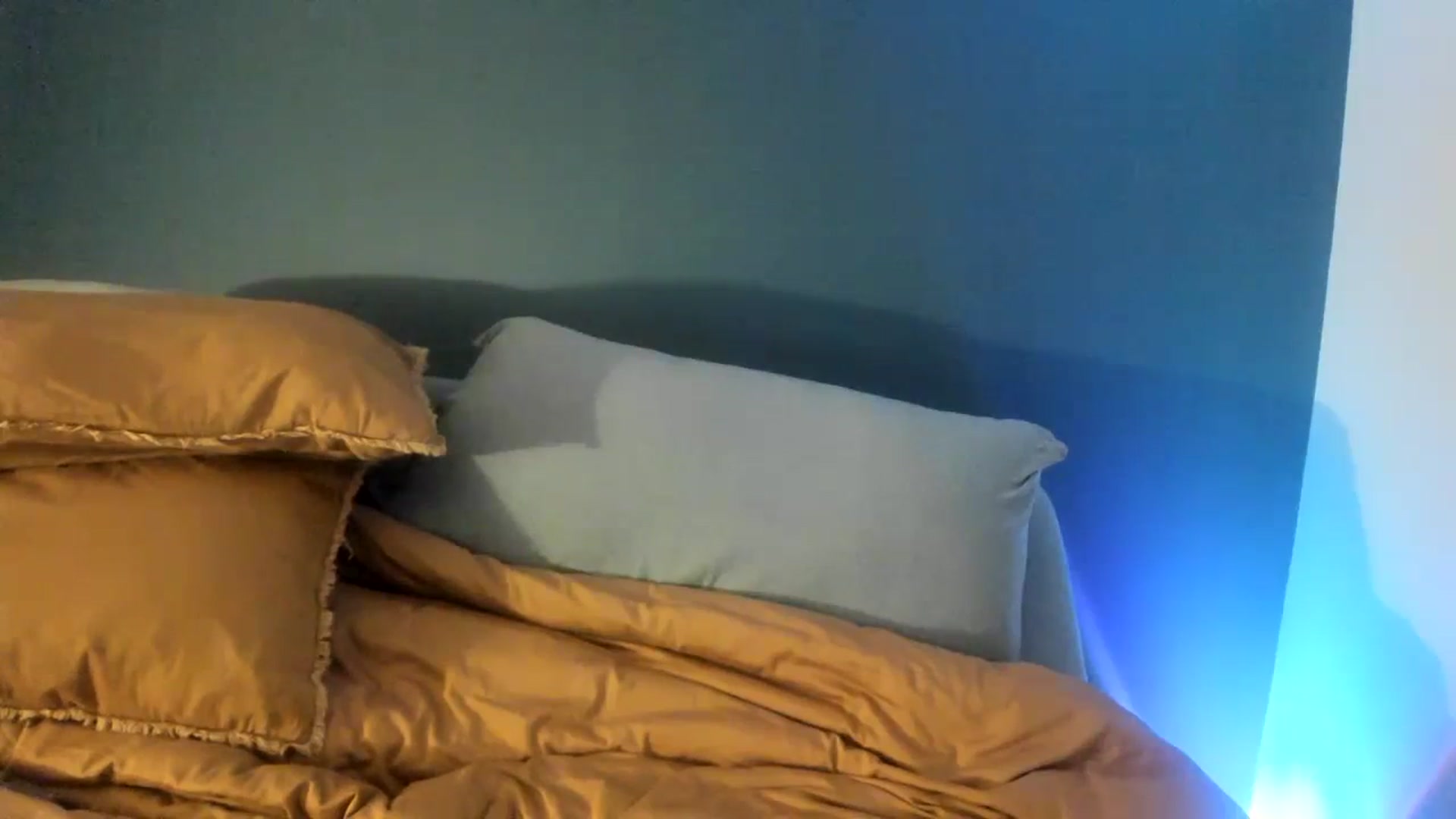 Gallery image thumbnail from imava's myfreecams stream on, 01/21/2024, 10:50 image 20 of 20