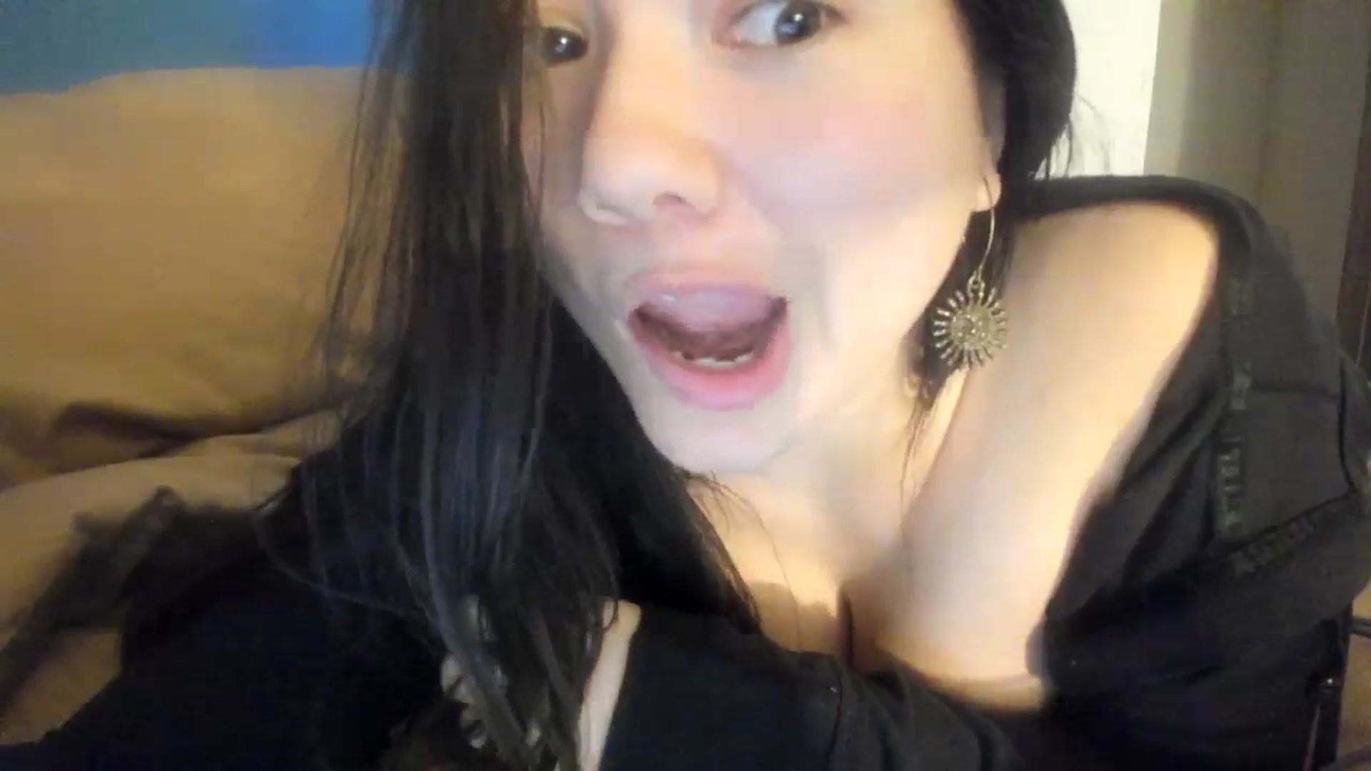 Gallery image thumbnail from imava's myfreecams stream on, 01/21/2024, 10:50 image 6 of 20