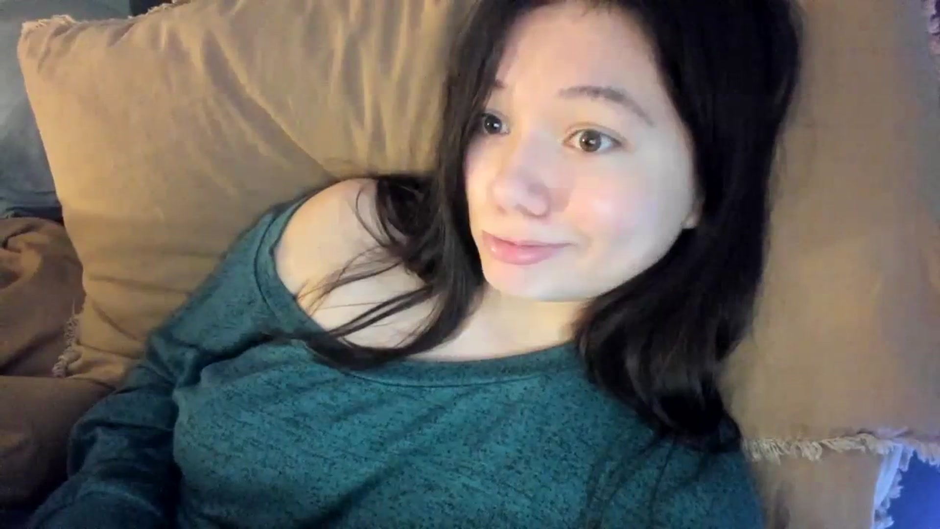Gallery image thumbnail from imava's myfreecams stream on, 01/23/2024, 10:04 image 17 of 20