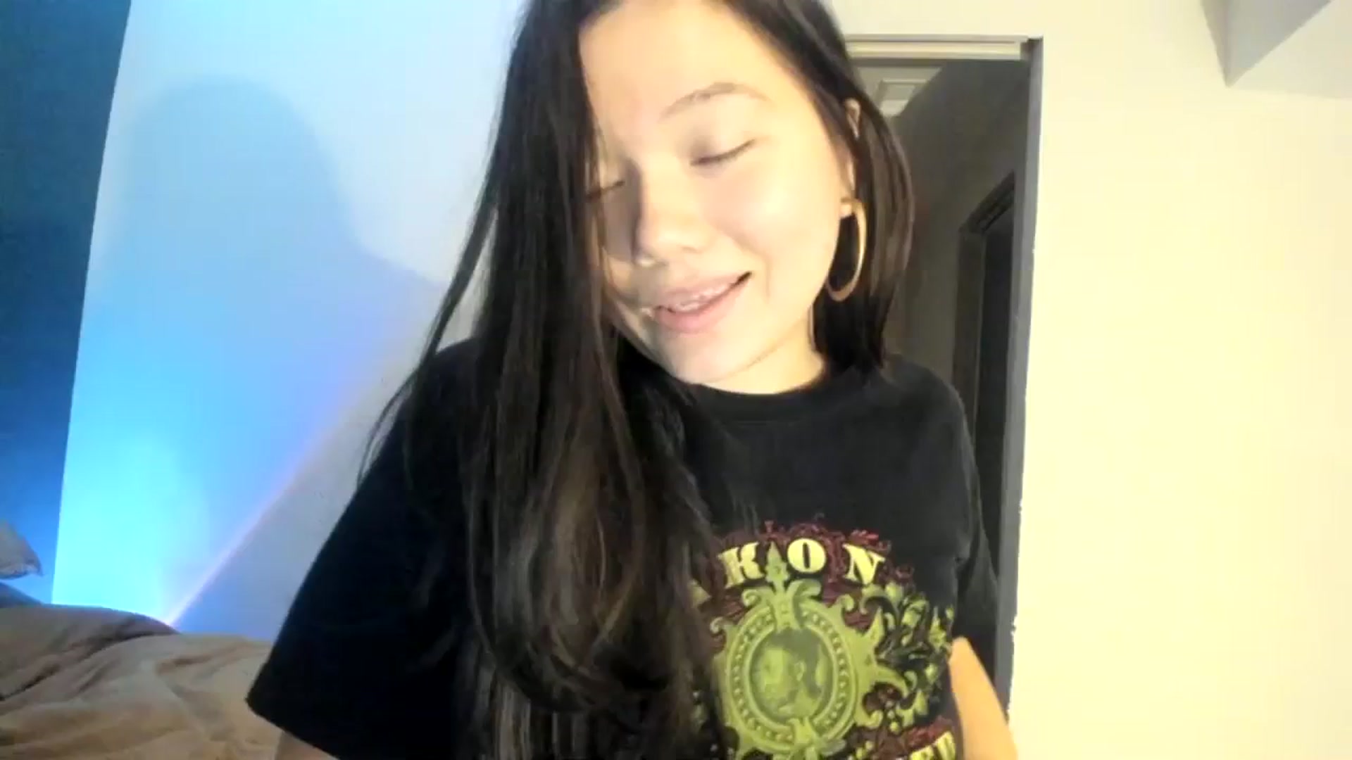 Gallery image thumbnail from imava's myfreecams stream on, 01/24/2024, 03:54 image 13 of 20