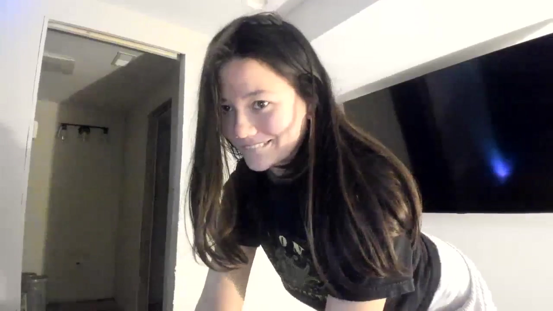 Gallery image thumbnail from imava's myfreecams stream on, 01/24/2024, 03:54 image 10 of 20