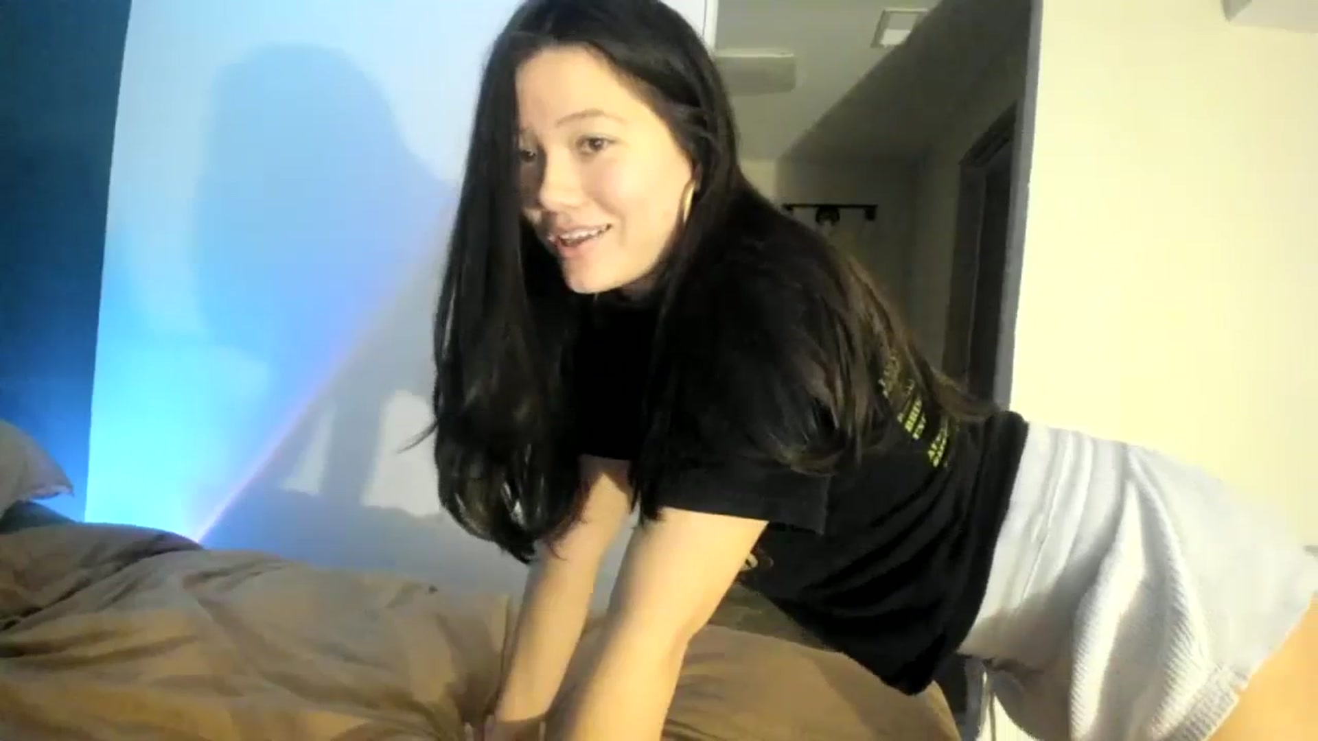 Gallery image thumbnail from imava's myfreecams stream on, 01/24/2024, 03:54 image 15 of 20