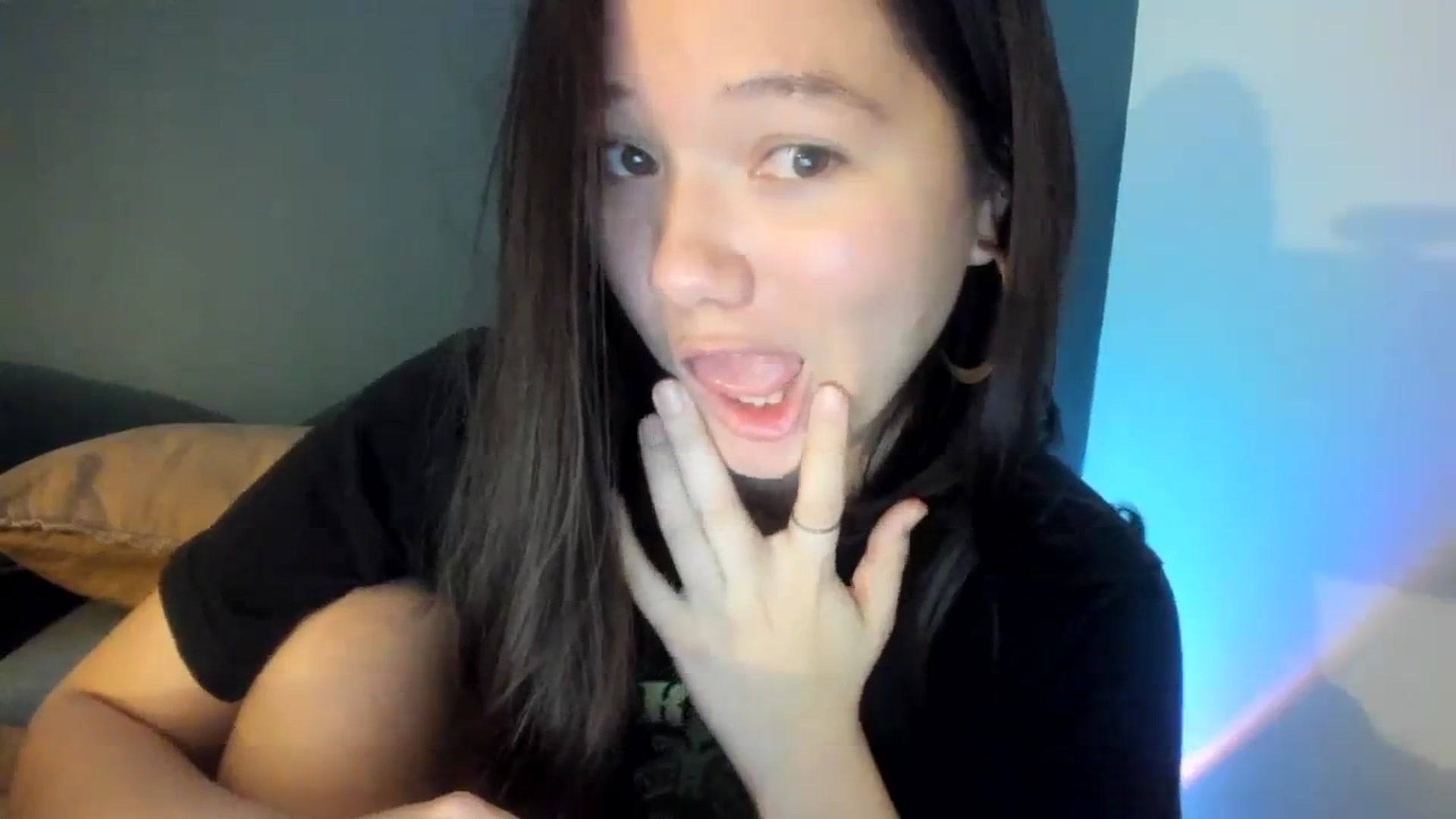 Gallery image thumbnail from imava's myfreecams stream on, 01/24/2024, 08:40 image 15 of 20