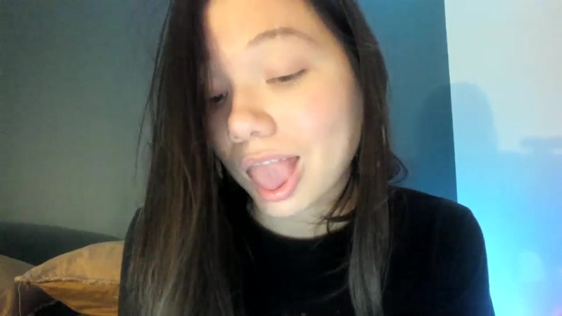 Gallery image thumbnail from imava's myfreecams stream on, 01/24/2024, 08:40 image 8 of 20