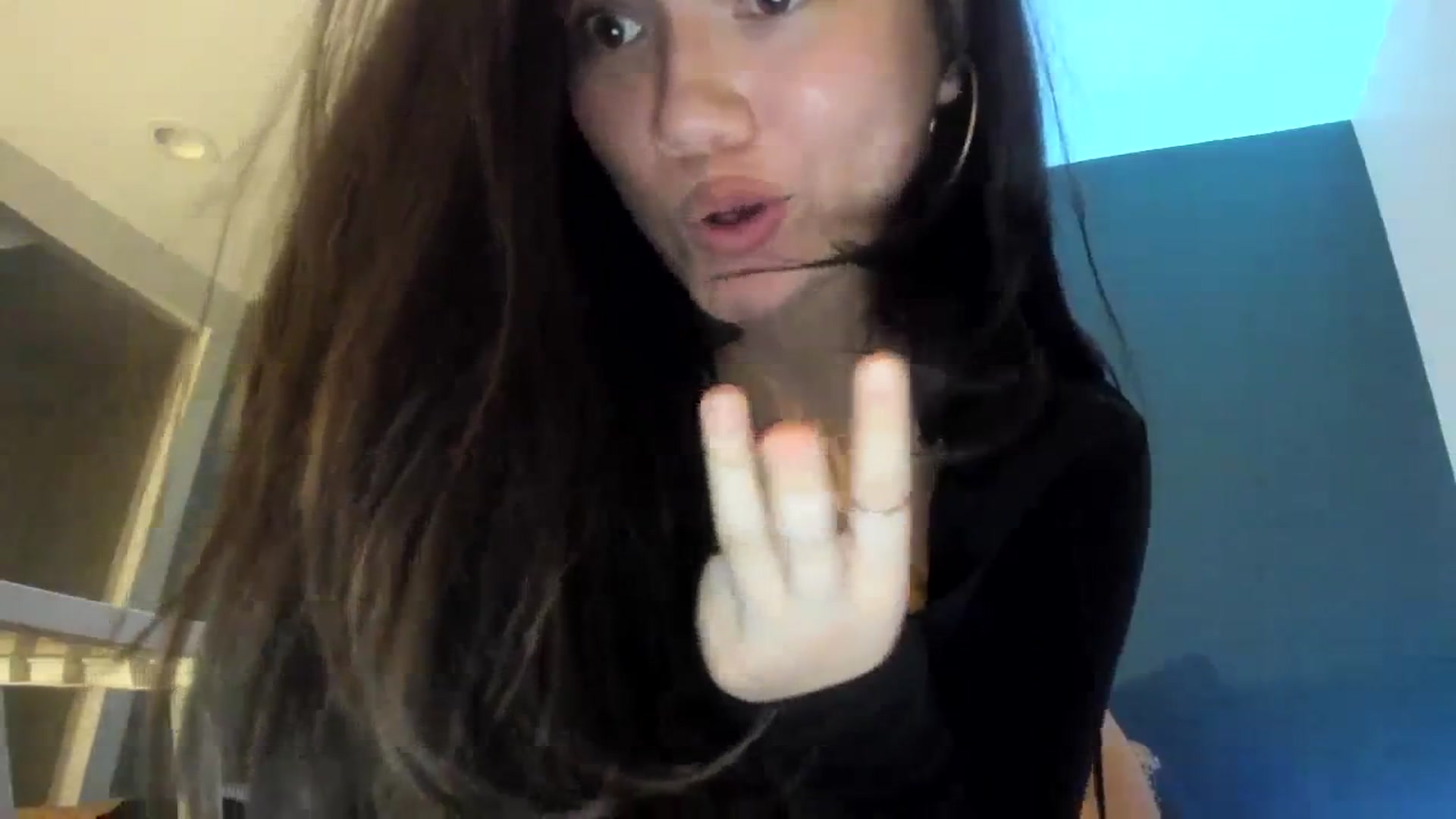Gallery image thumbnail from imava's myfreecams stream on, 01/24/2024, 11:39 image 13 of 20