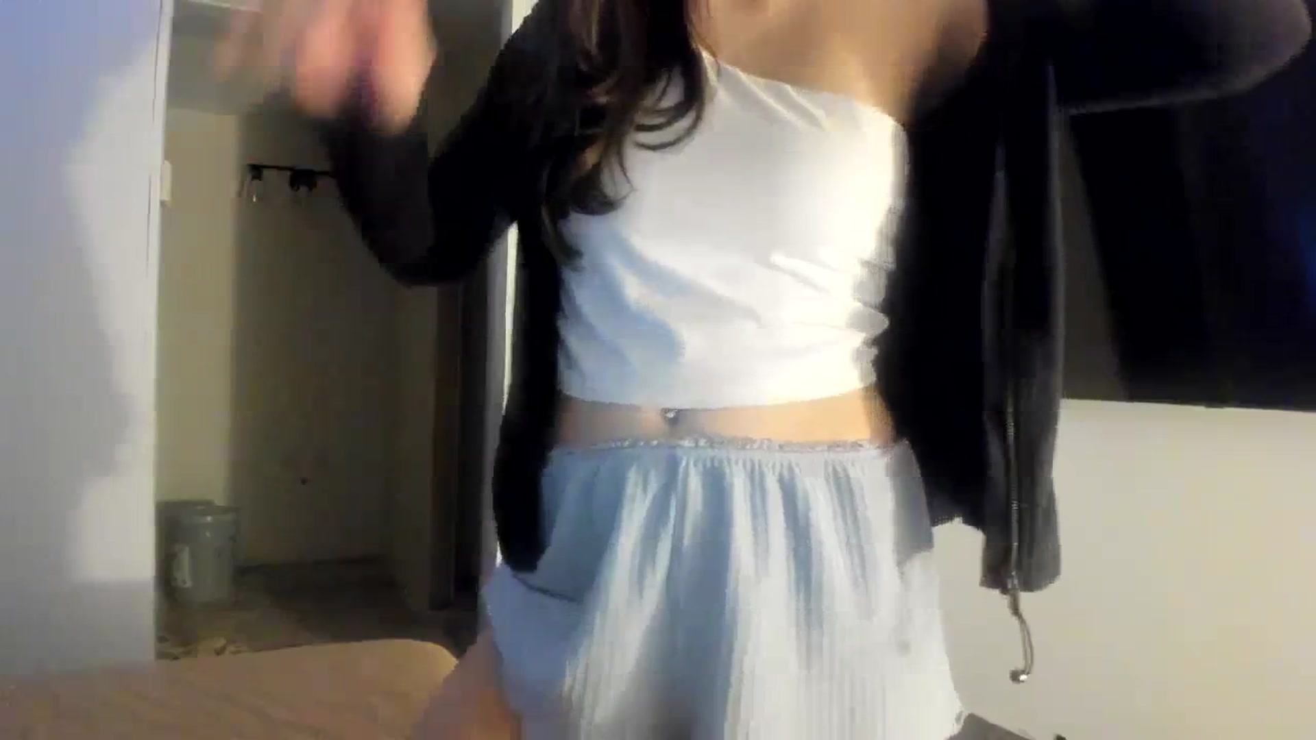Gallery image thumbnail from imava's myfreecams stream on, 01/25/2024, 08:56 image 12 of 20