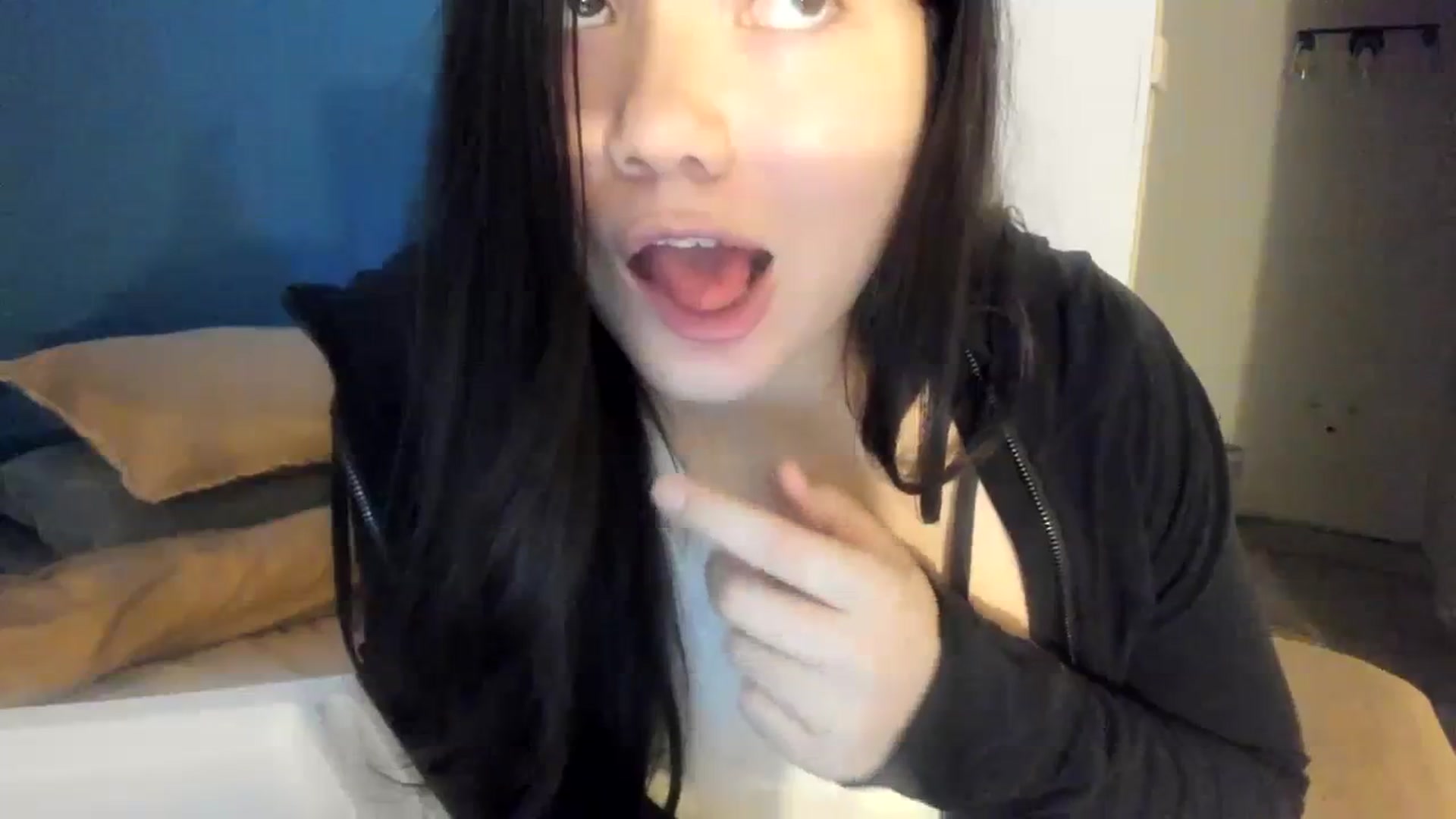 Gallery image thumbnail from imava's myfreecams stream on, 01/25/2024, 08:56 image 14 of 20