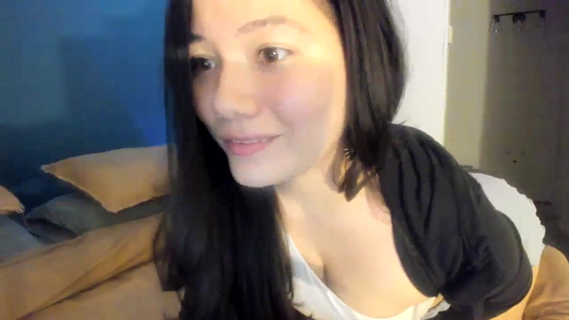 Gallery image thumbnail from imava's myfreecams stream on, 01/25/2024, 08:56 image 5 of 20