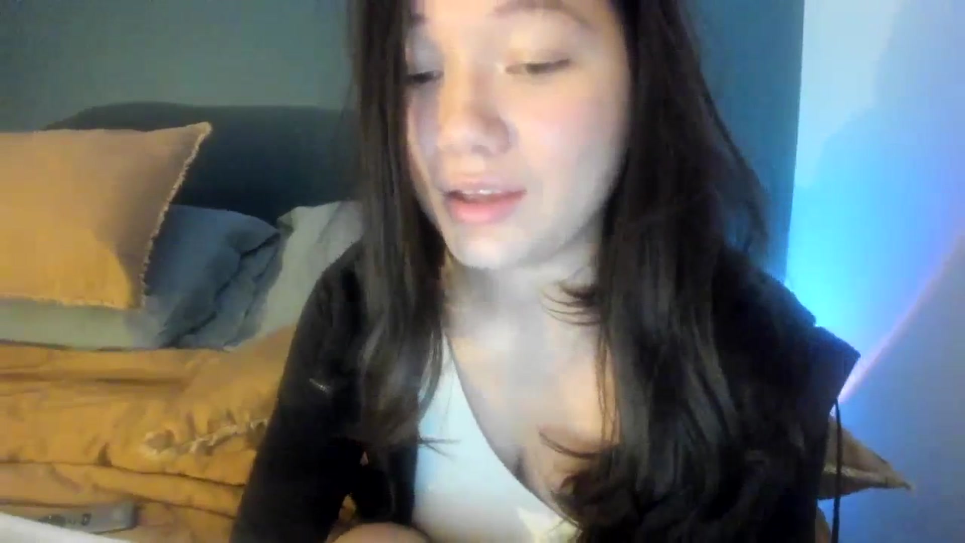Gallery image thumbnail from imava's myfreecams stream on, 01/25/2024, 13:25 image 7 of 20