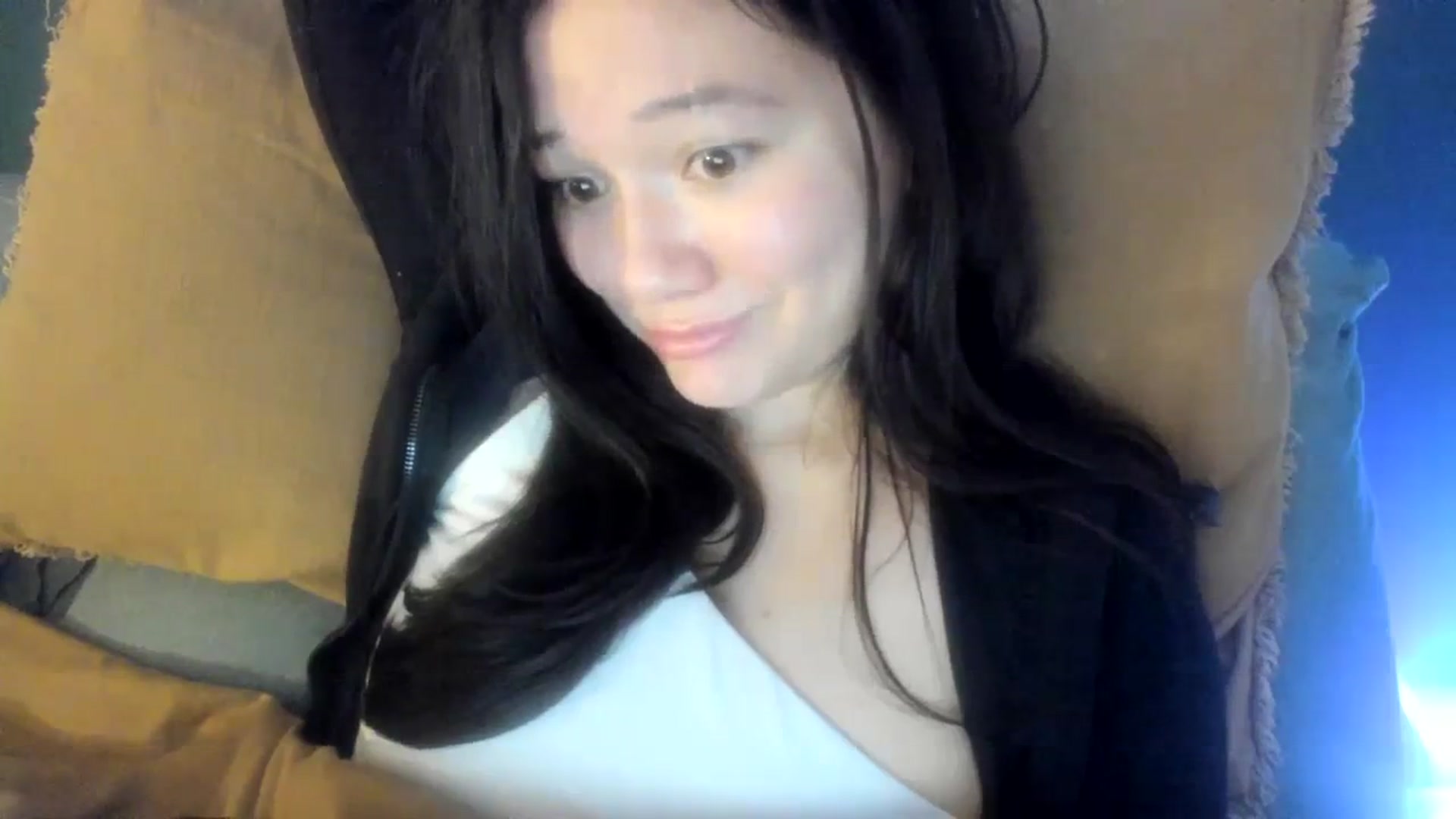 Gallery image thumbnail from imava's myfreecams stream on, 01/25/2024, 13:25 image 12 of 20