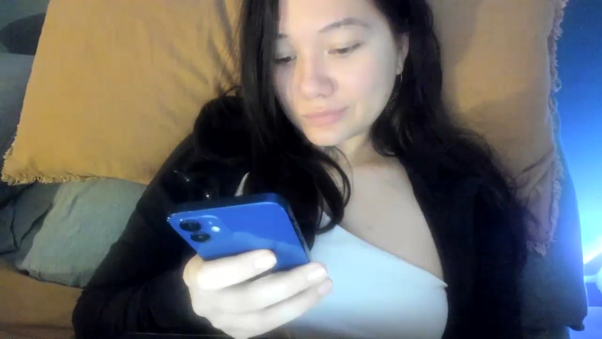 Gallery image thumbnail from imava's myfreecams stream on, 01/25/2024, 13:25 image 17 of 20