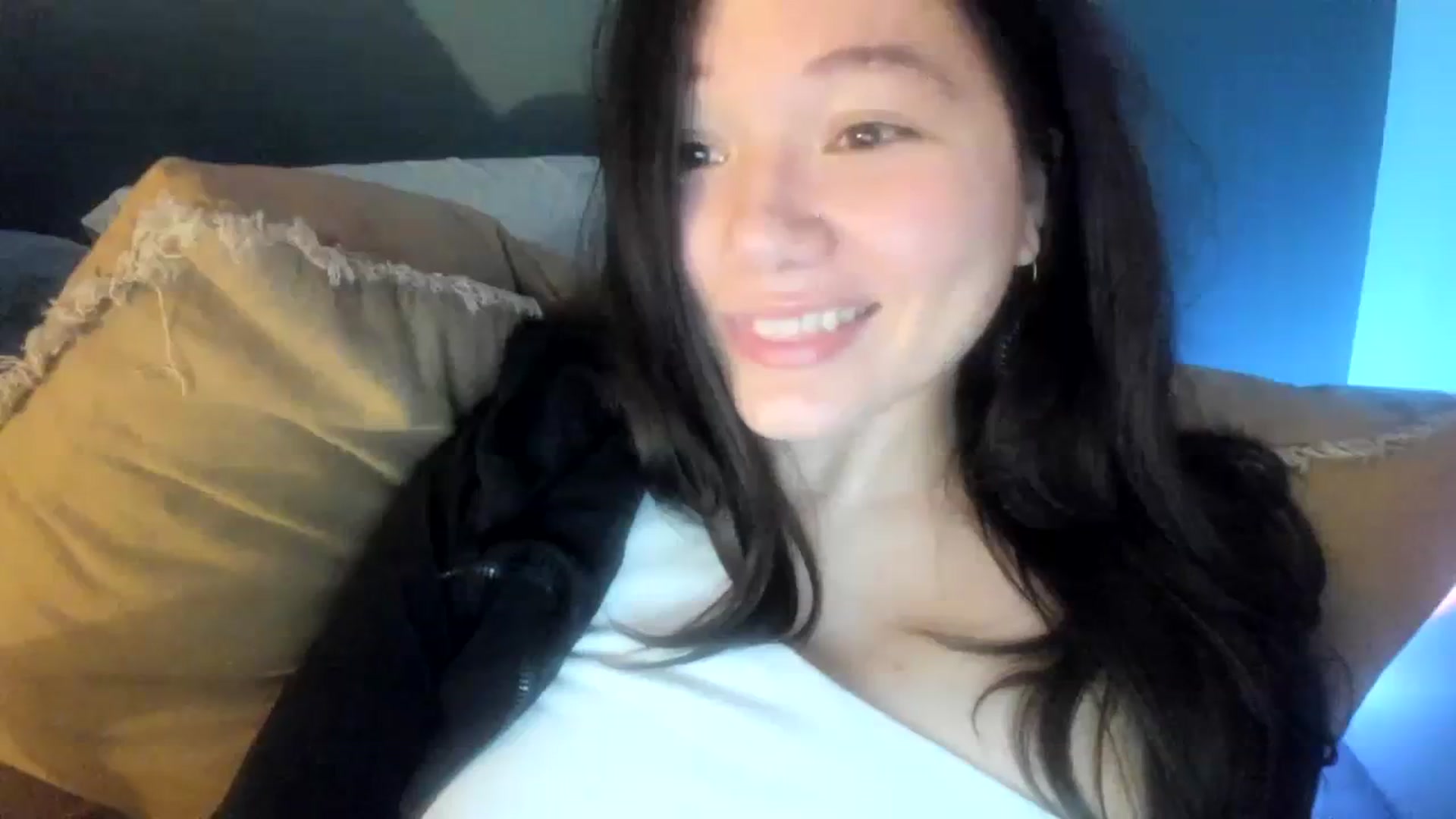 Gallery image thumbnail from imava's myfreecams stream on, 01/25/2024, 13:25 image 6 of 20