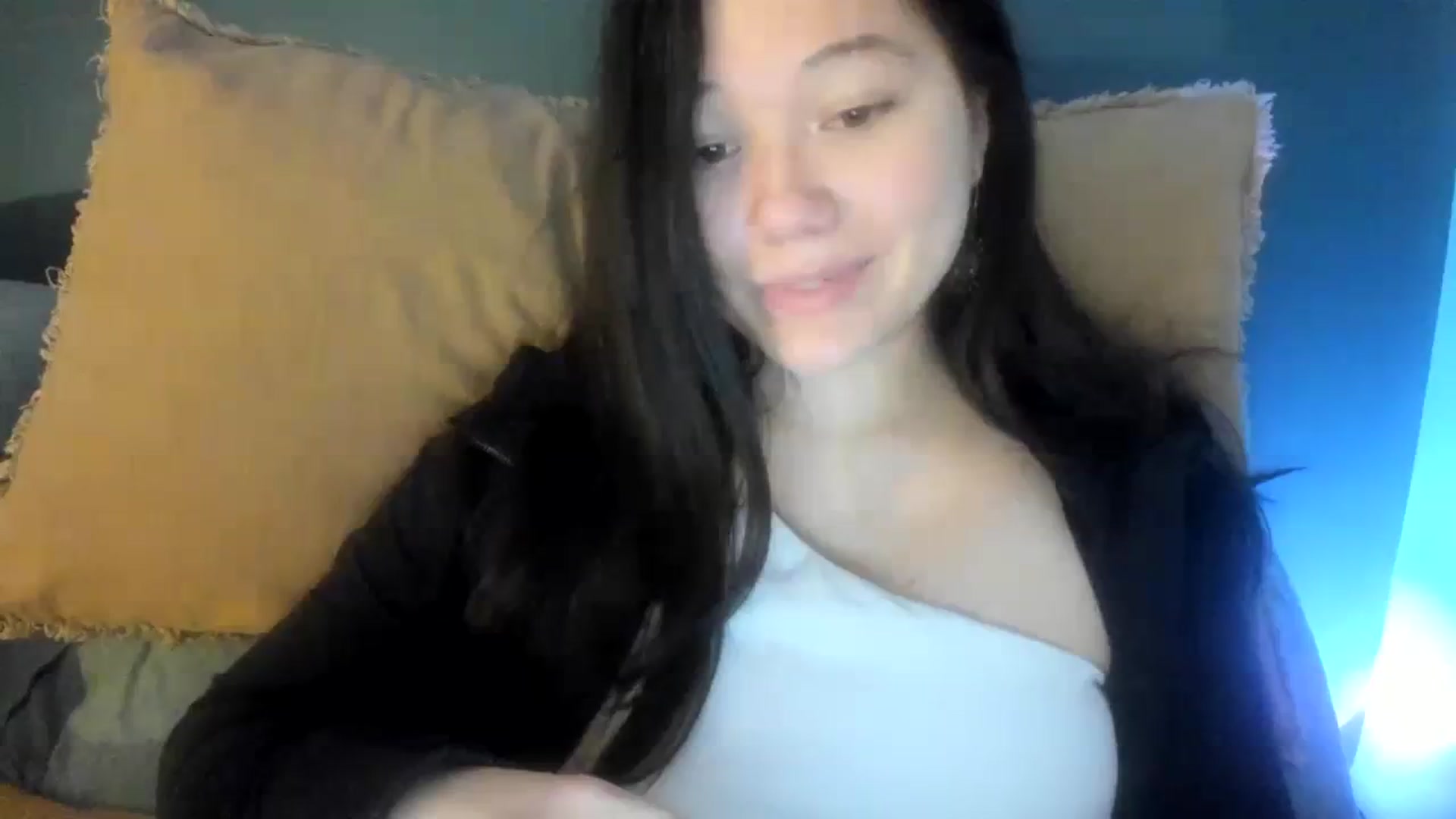 Gallery image thumbnail from imava's myfreecams stream on, 01/25/2024, 13:25 image 16 of 20