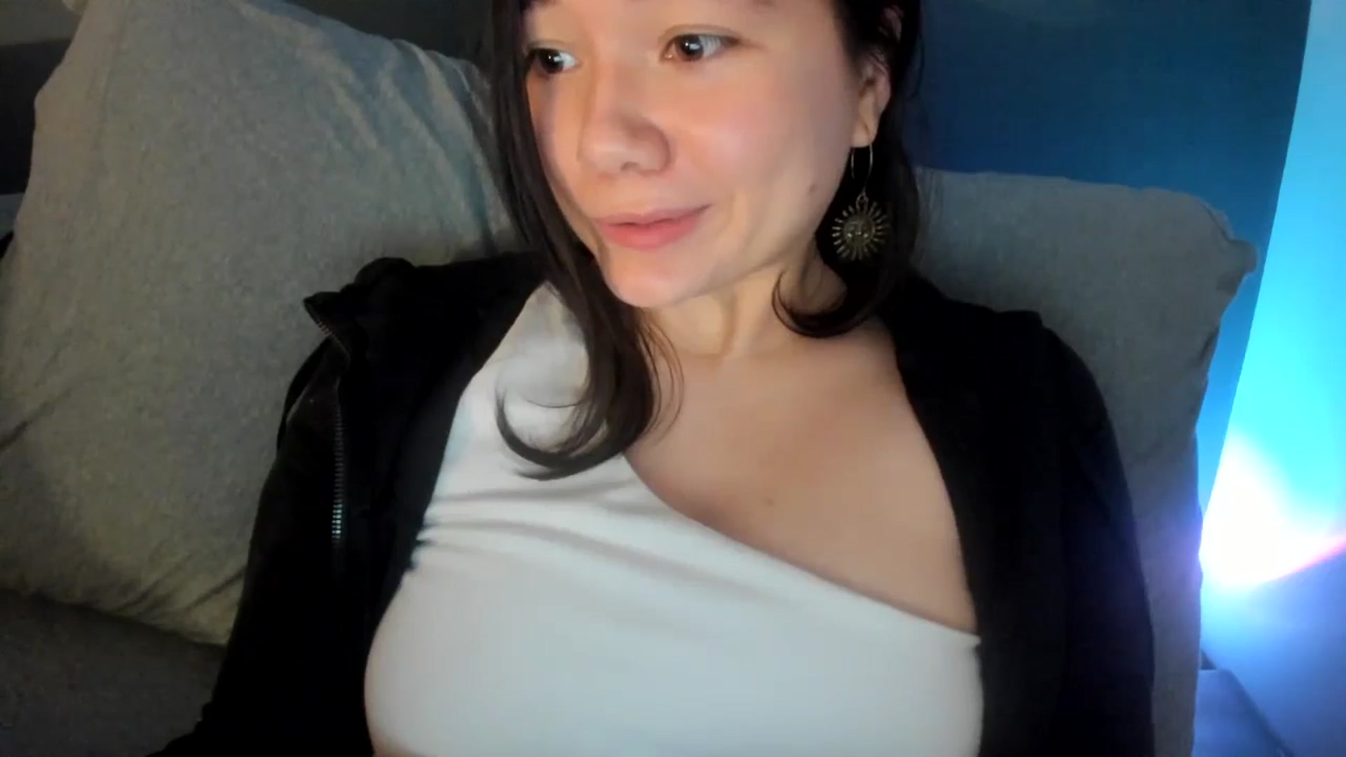 Gallery image thumbnail from imava's myfreecams stream on, 01/25/2024, 15:32 image 20 of 20