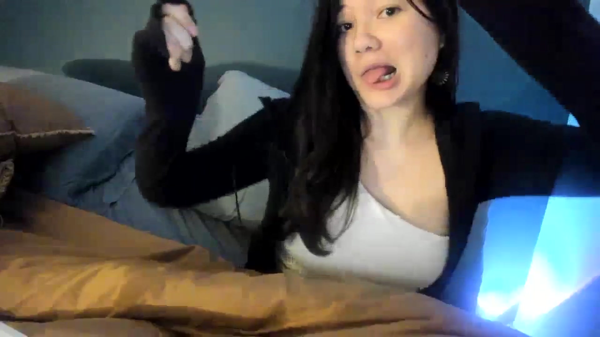 Gallery image thumbnail from imava's myfreecams stream on, 01/25/2024, 15:32 image 16 of 20