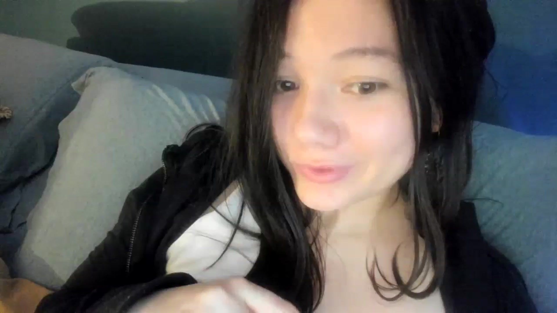 Gallery image thumbnail from imava's myfreecams stream on, 01/25/2024, 15:32 image 12 of 20