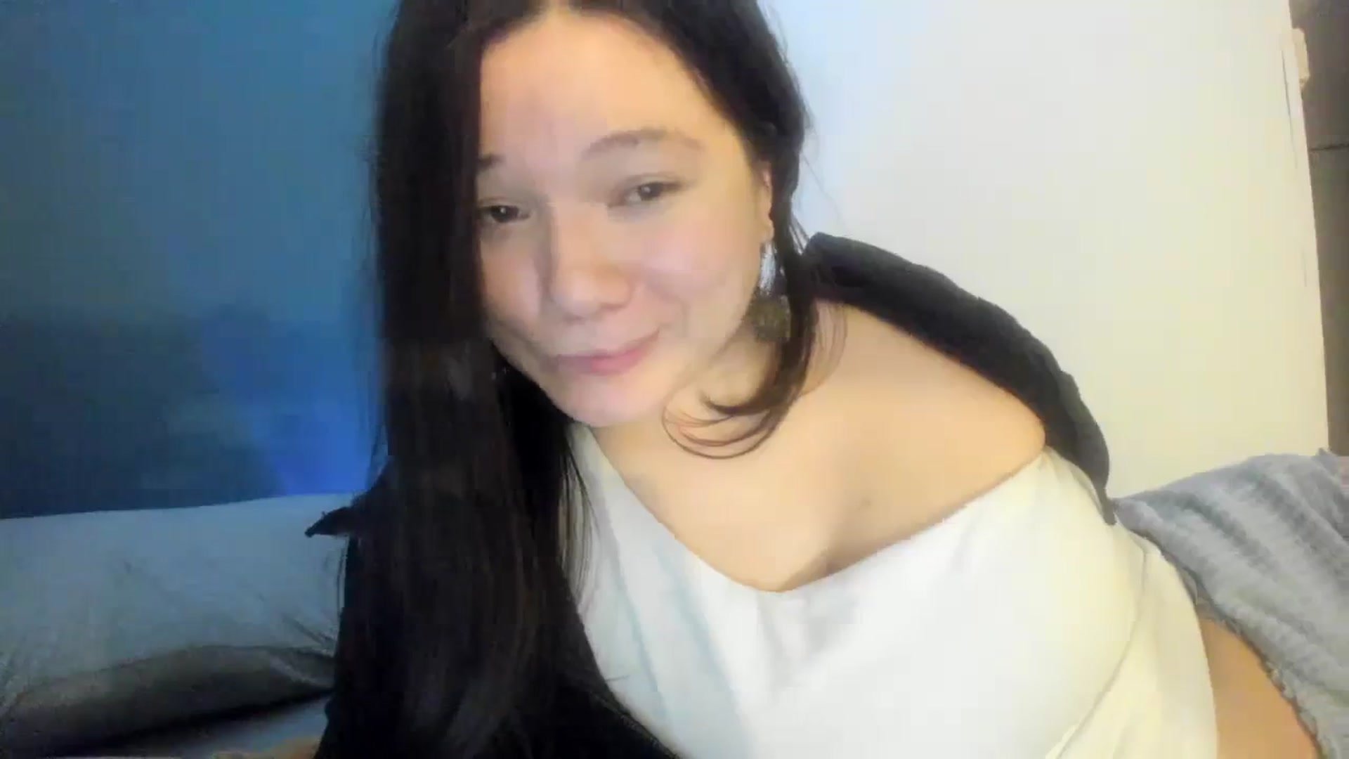 Gallery image thumbnail from imava's myfreecams stream on, 01/25/2024, 15:32 image 5 of 20
