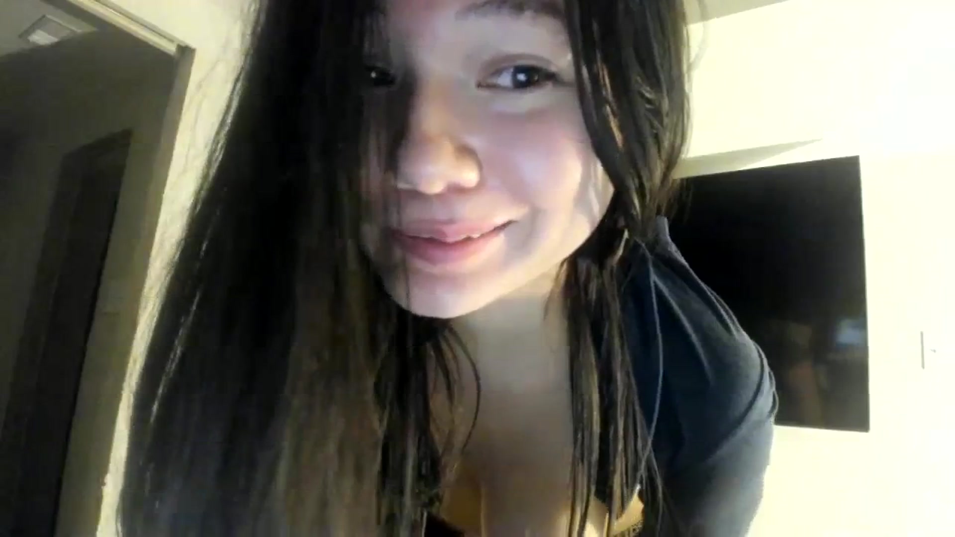 Gallery image thumbnail from imava's myfreecams stream on, 01/26/2024, 09:48 image 6 of 20
