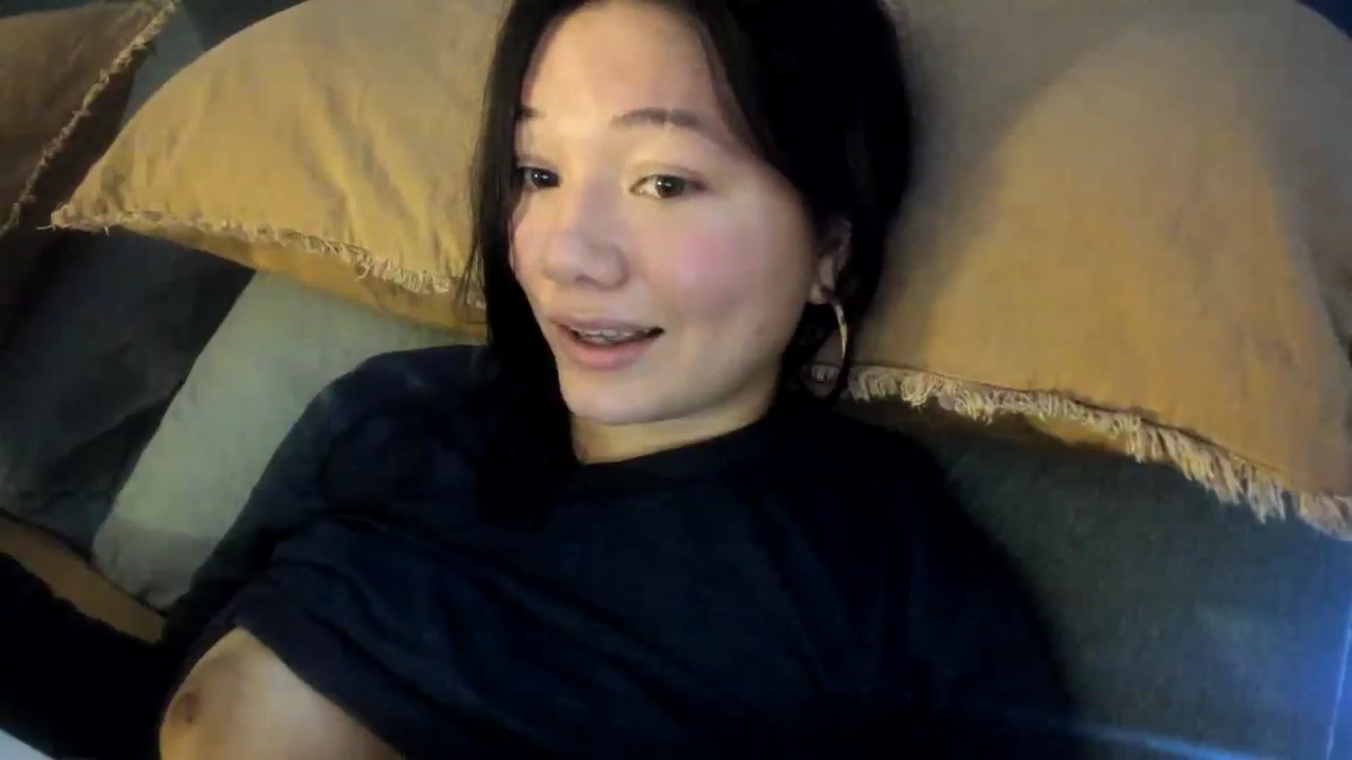 Gallery image thumbnail from imava's myfreecams stream on, 01/26/2024, 10:49 image 8 of 20