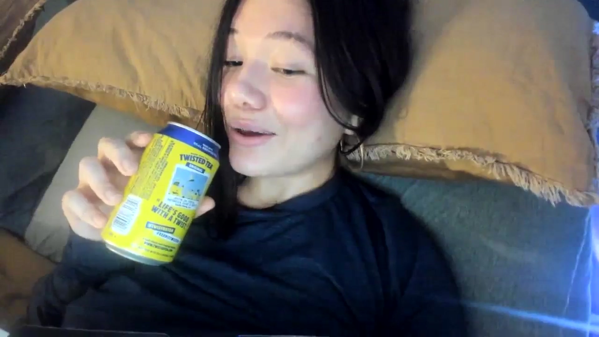 Gallery image thumbnail from imava's myfreecams stream on, 01/26/2024, 10:49 image 11 of 20