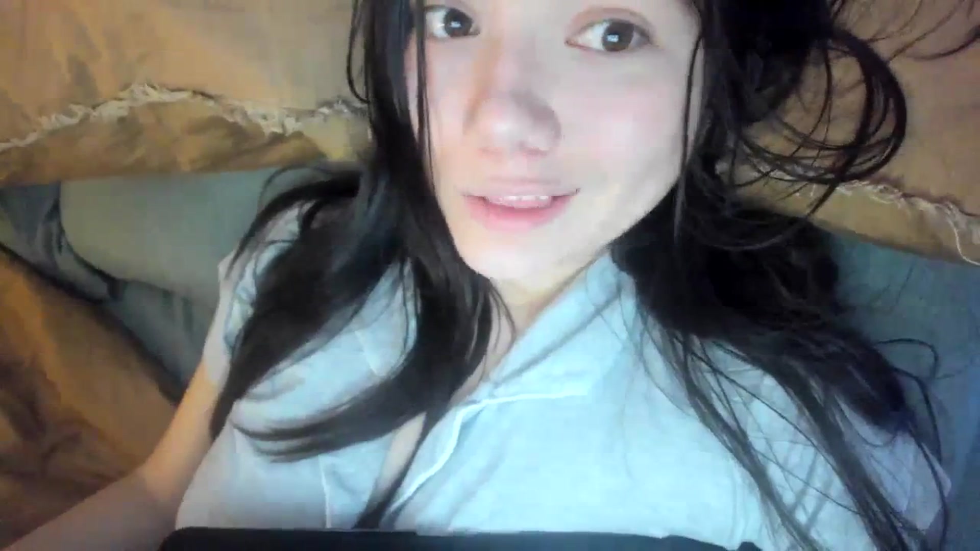 Gallery image thumbnail from imava's myfreecams stream on, 01/28/2024, 10:40 image 18 of 20